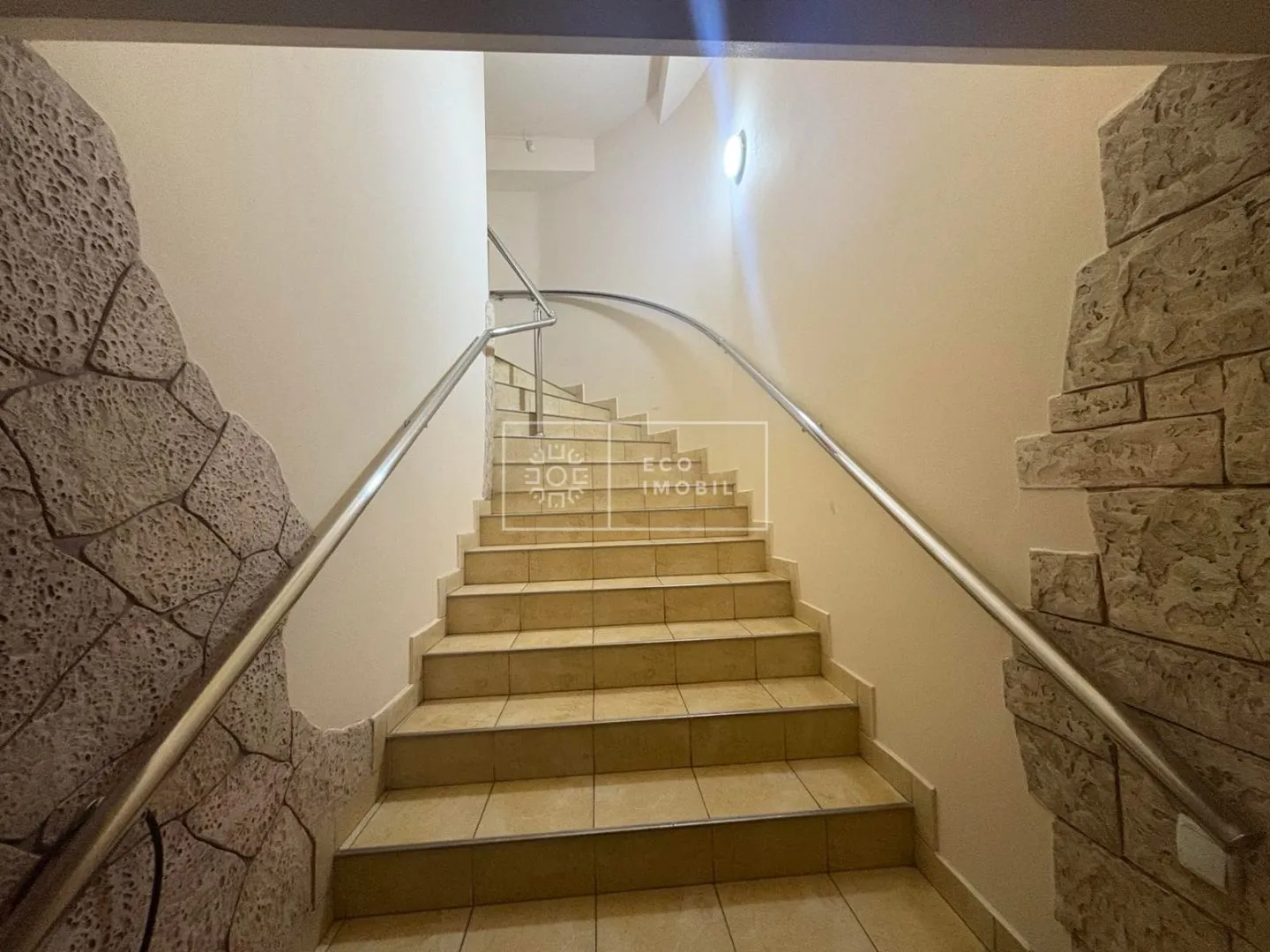 1-camere birou, 110 m² — Imagine 3