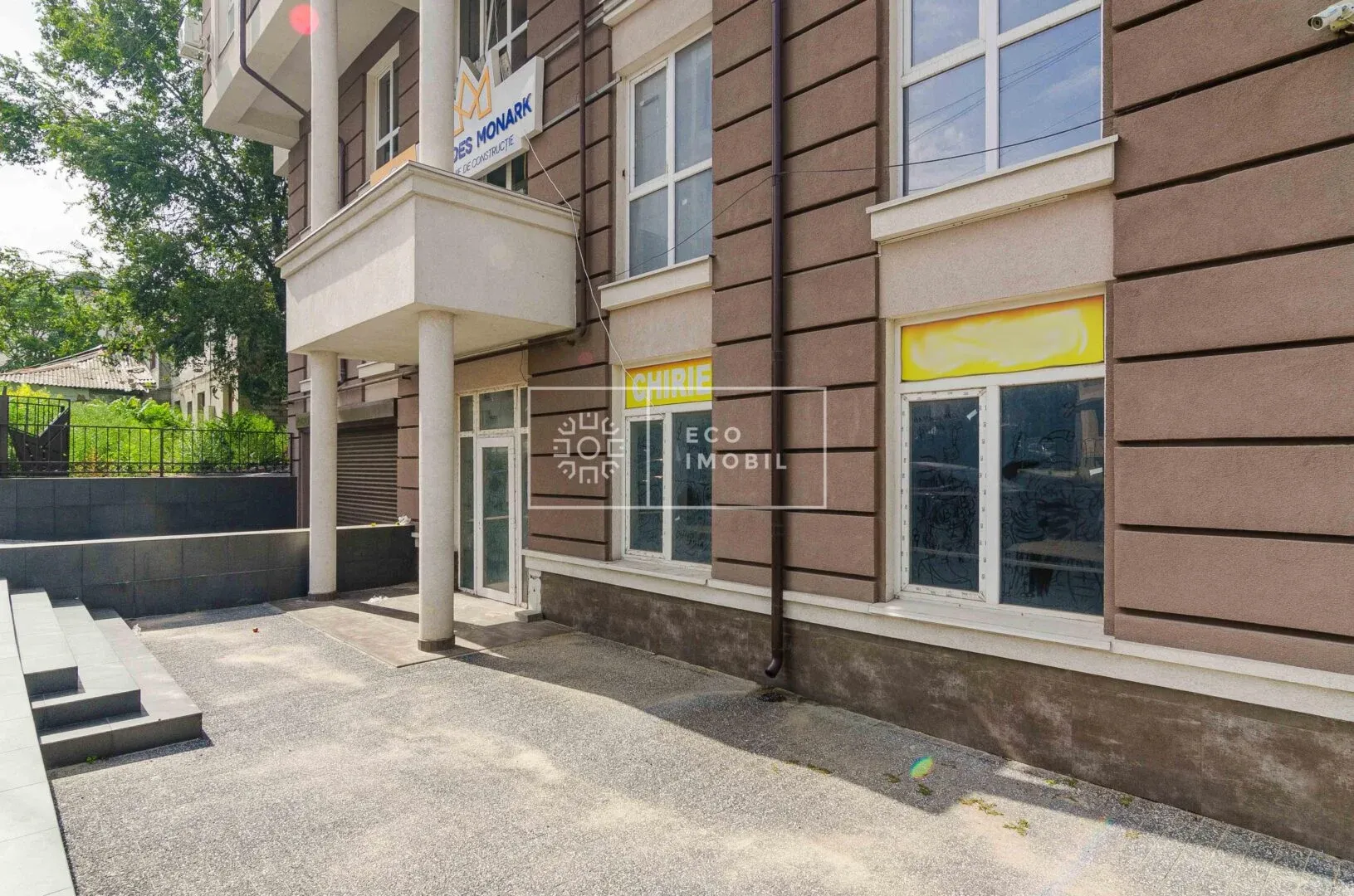 1-bedroom office, 300 m² — Image 2