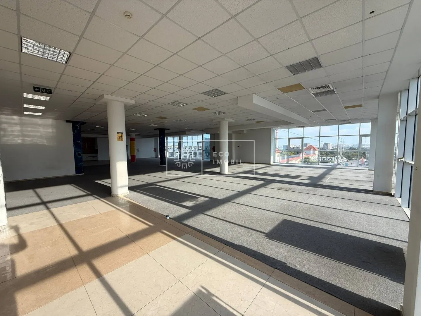3-bedroom office, 700 m² — Image 1