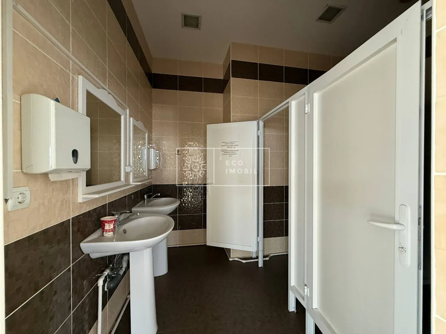 3-bedroom office, 700 m² — Image 2