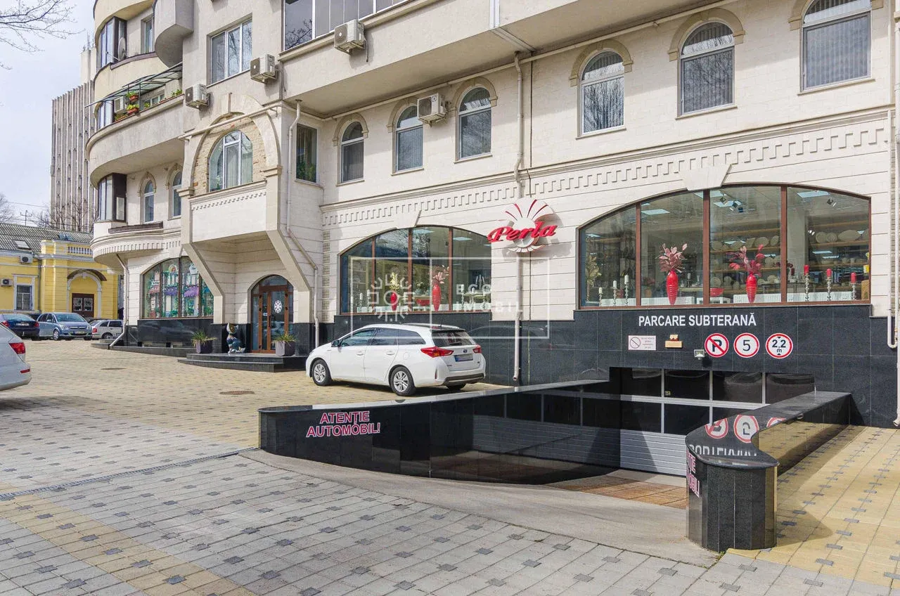 Birou, 180 m² — Imagine 1