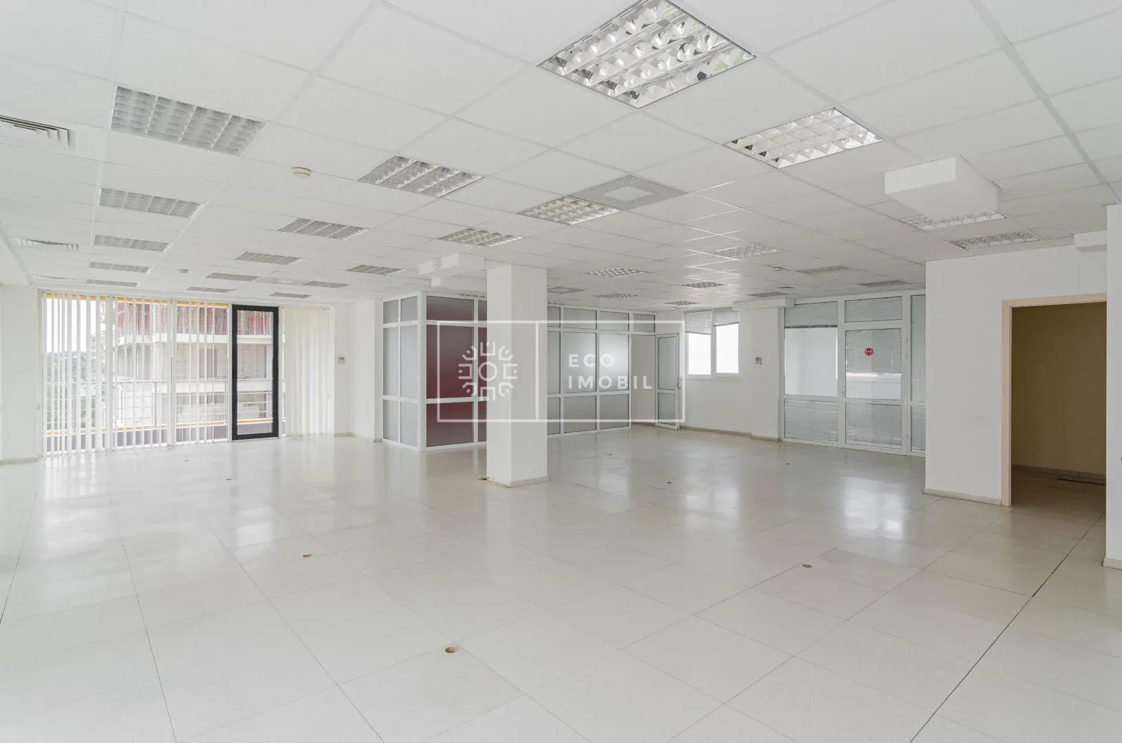 1-camere birou, 176 m² — Imagine 1