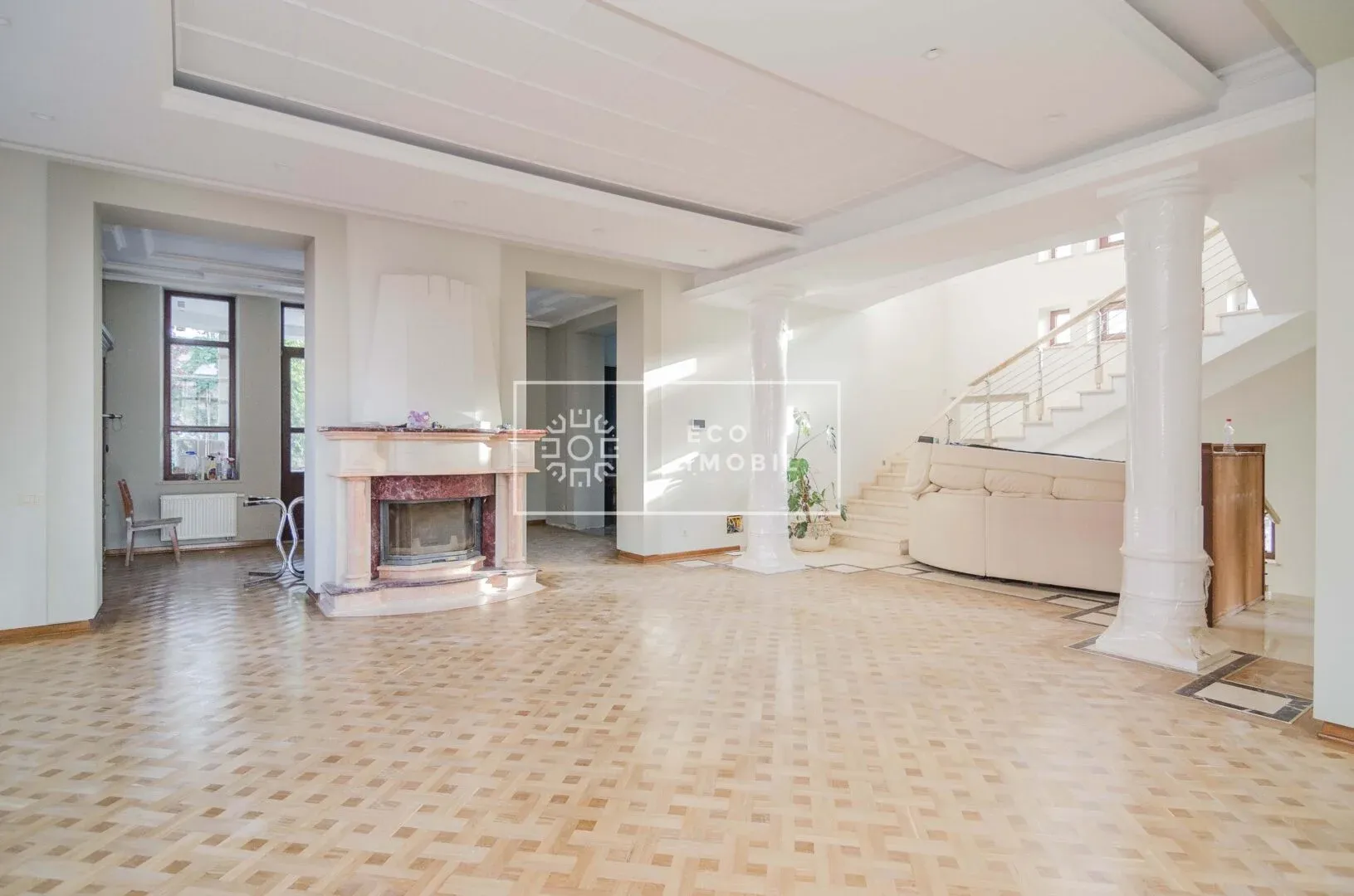 4-этажный дом, 4 комнаты, 450 м² — Изображение 2