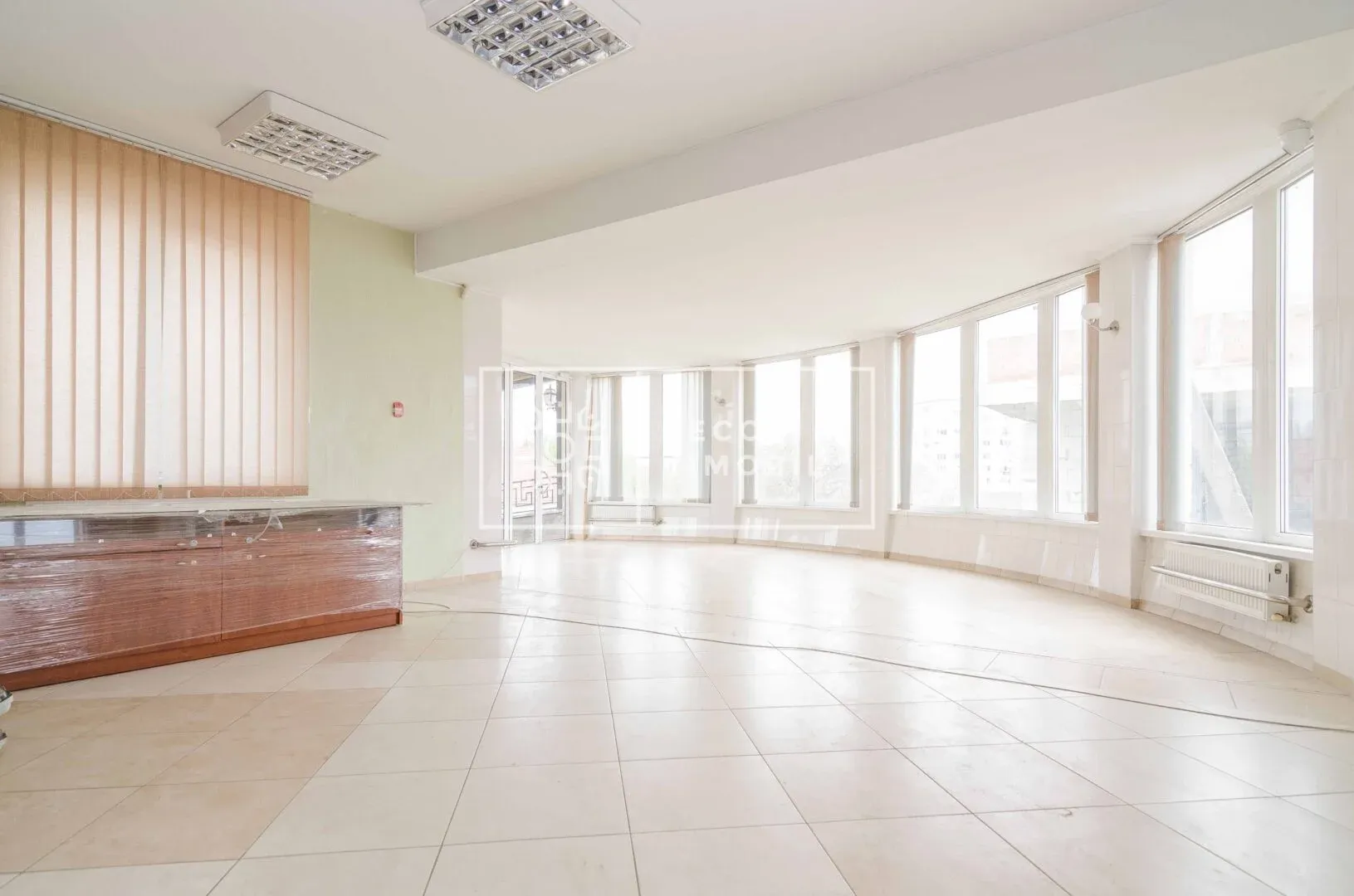 1-camere birou, 320 m² — Imagine 1
