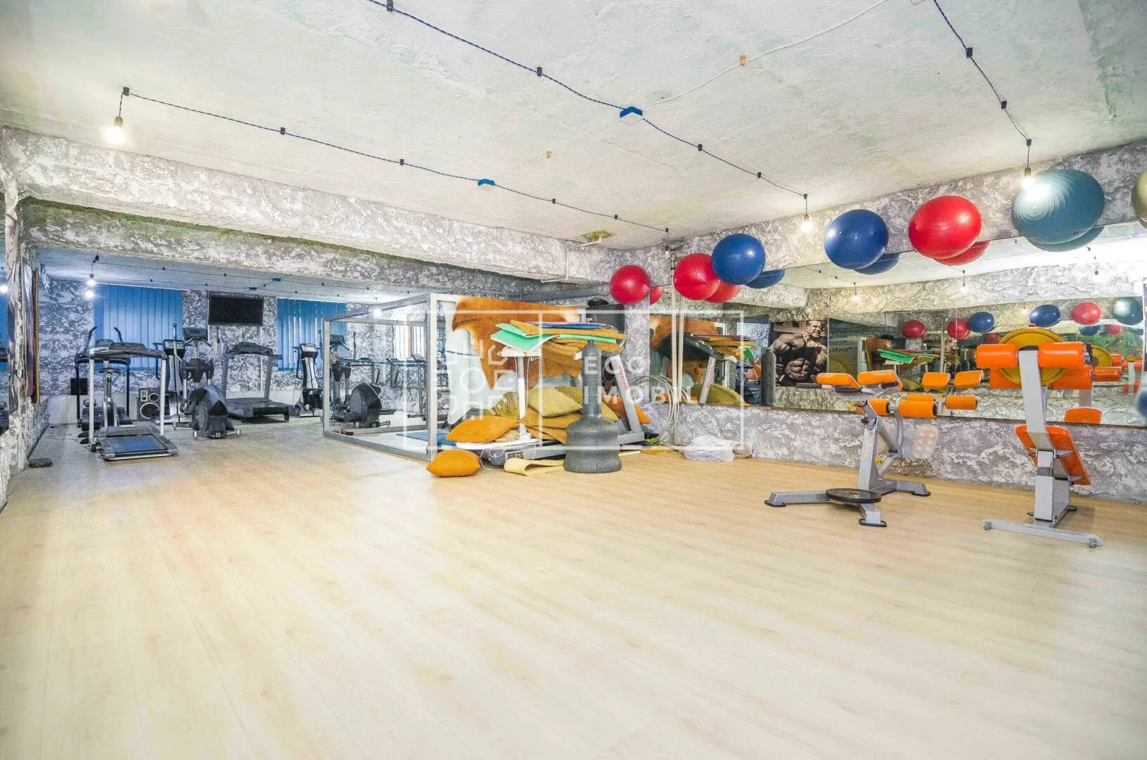 Коммерческое помещение, 400 м² — Изображение 1