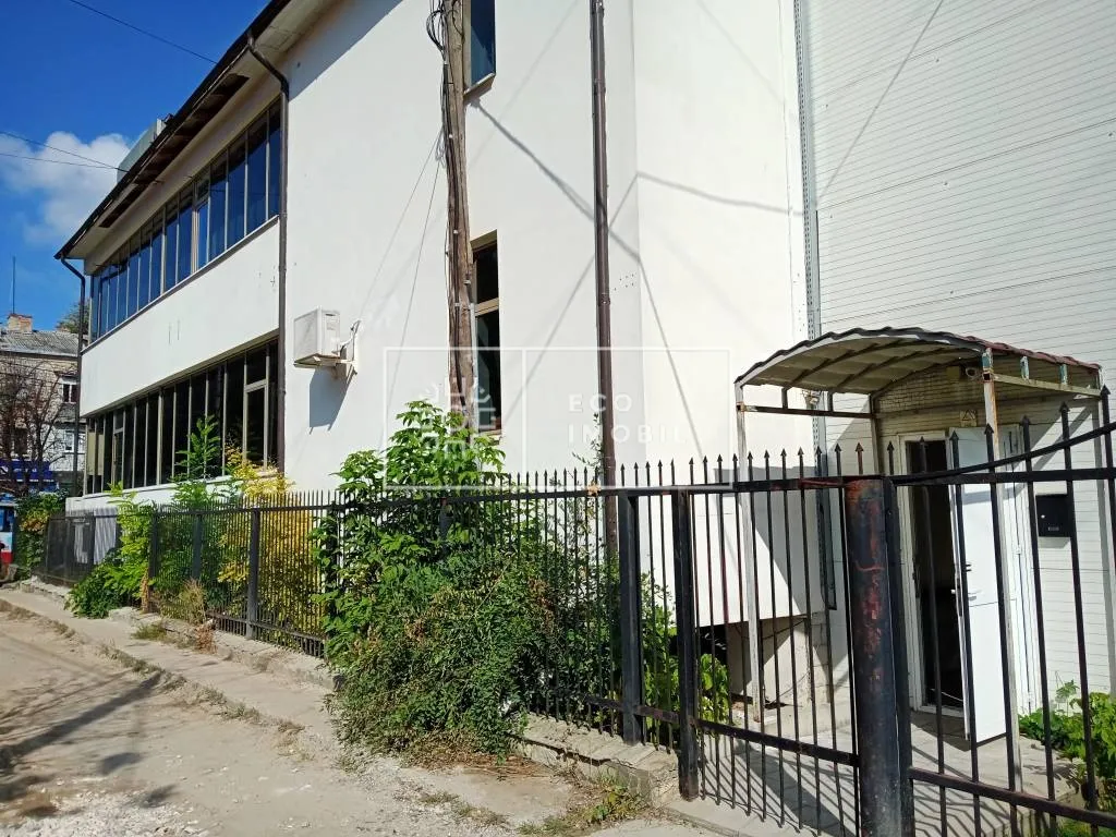 6-bedroom office, 235 m² — Image 1