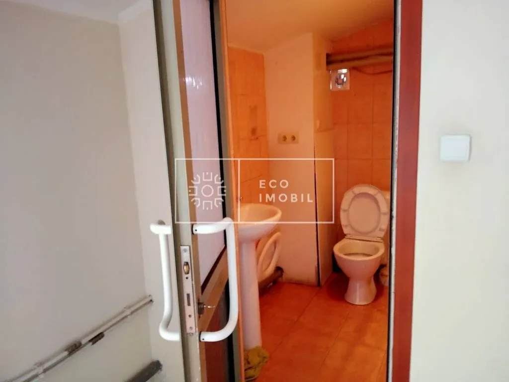 6-bedroom office, 235 m² — Image 3