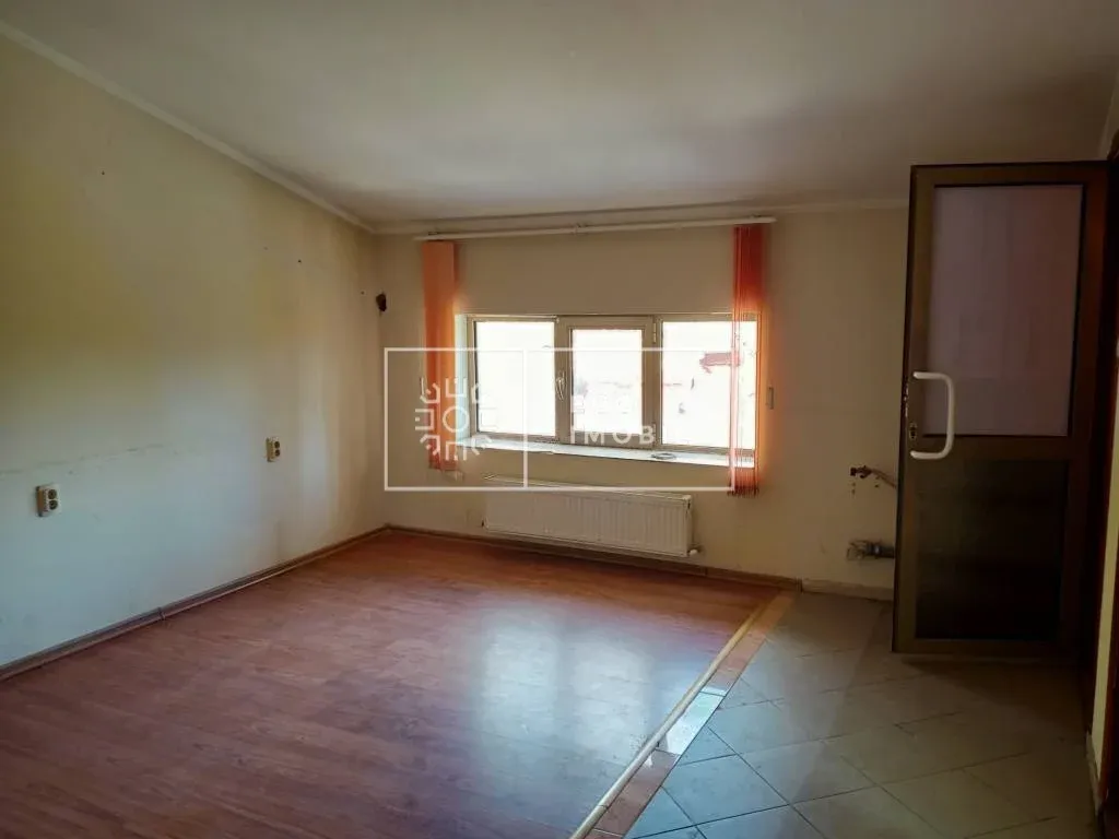 6-bedroom office, 235 m² — Image 2
