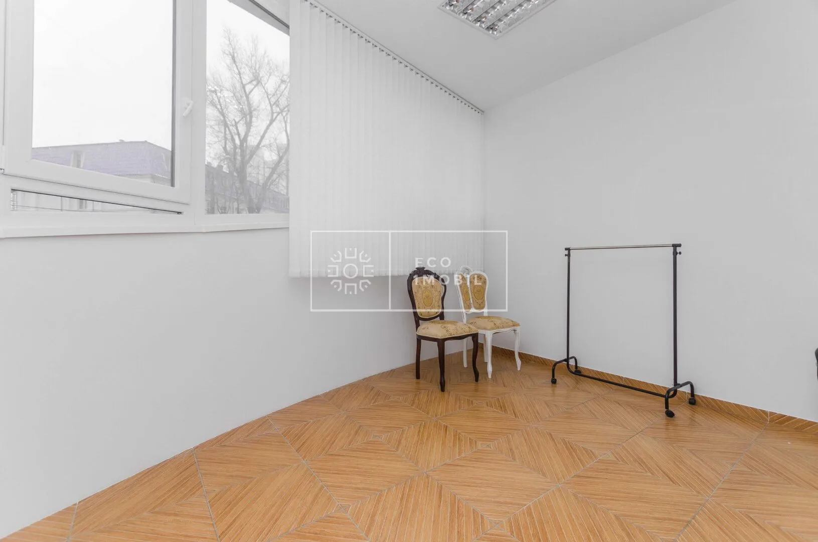 12-camere birou, 392 m² — Imagine 1