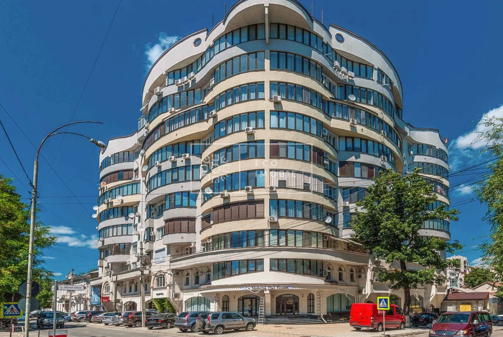 12-camere birou, 392 m² — Imagine 1
