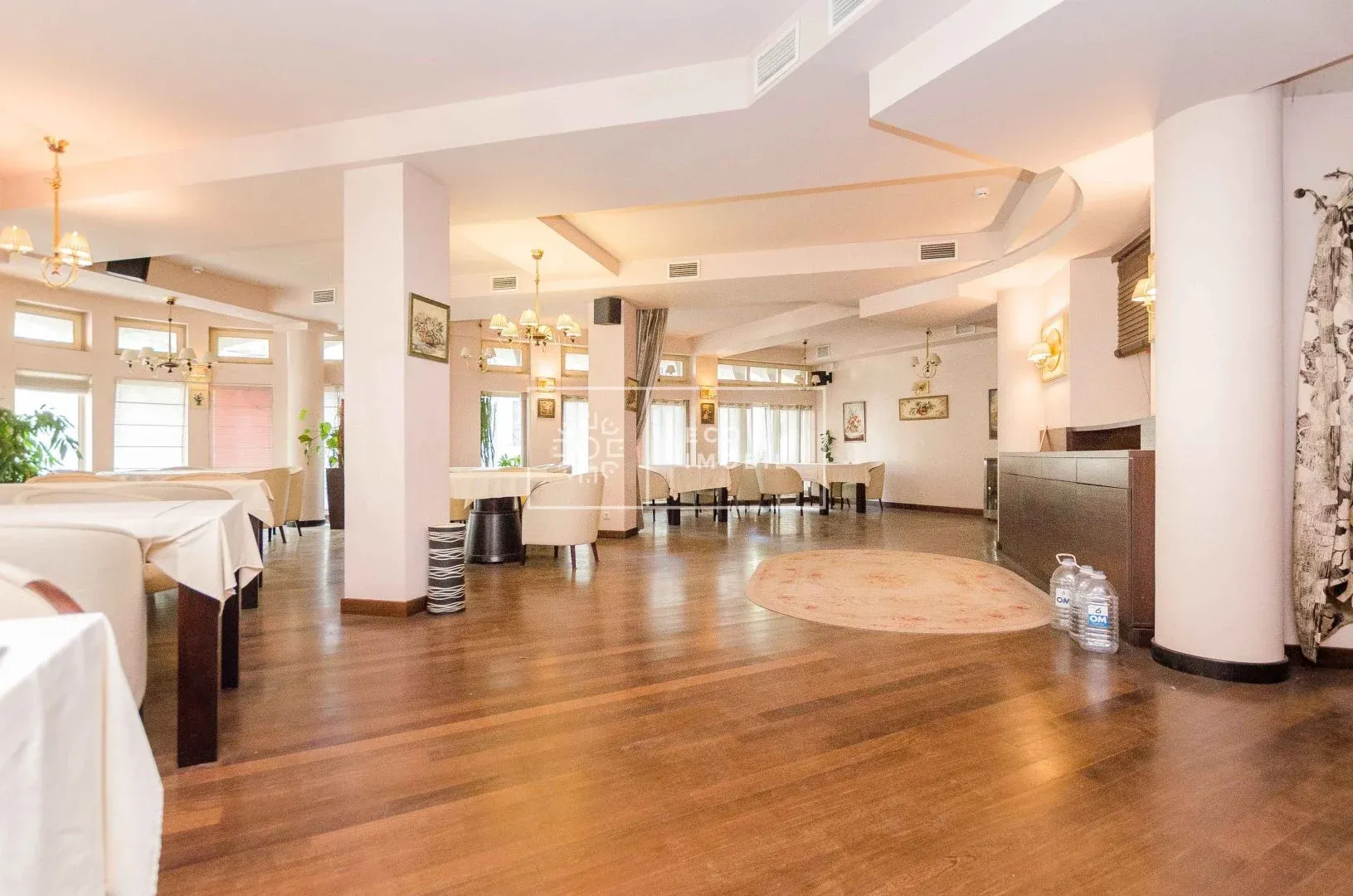 1-camere birou, 180 m² — Imagine 1