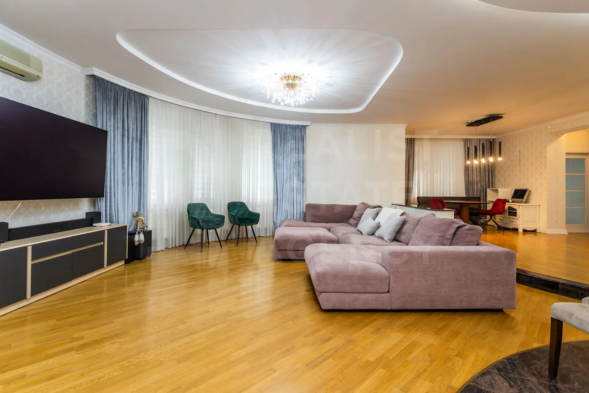 3-этажный дом, 4 комнаты, 370 м² — Изображение 3