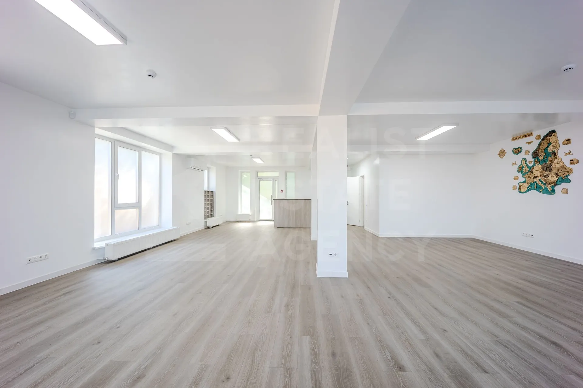 Spațiu comercial, 451.6 m² — Imagine 1