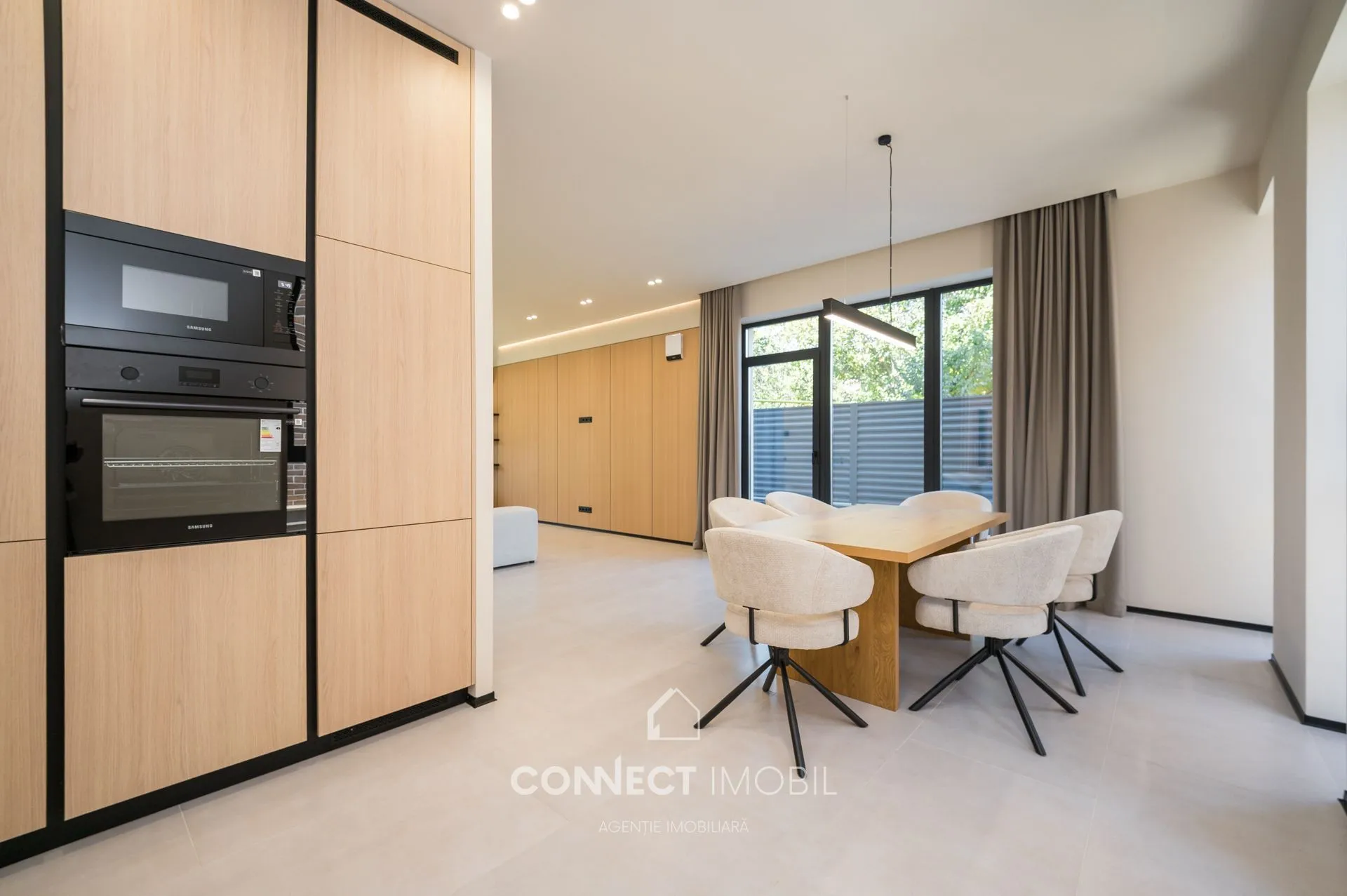 3-этажный дом, 3 комнаты, 180 м² — Изображение 2