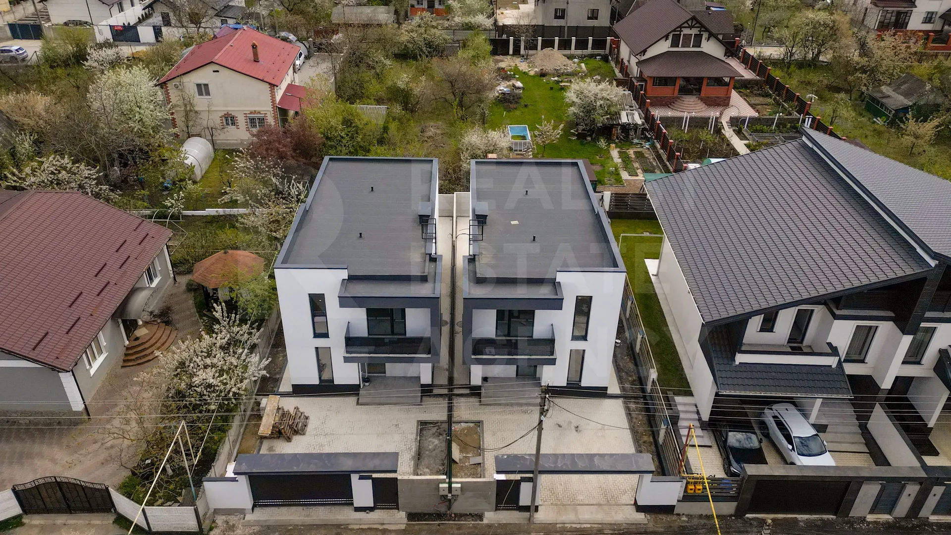 2-etaje casă, 5 camere, 175 m² — Imagine 1
