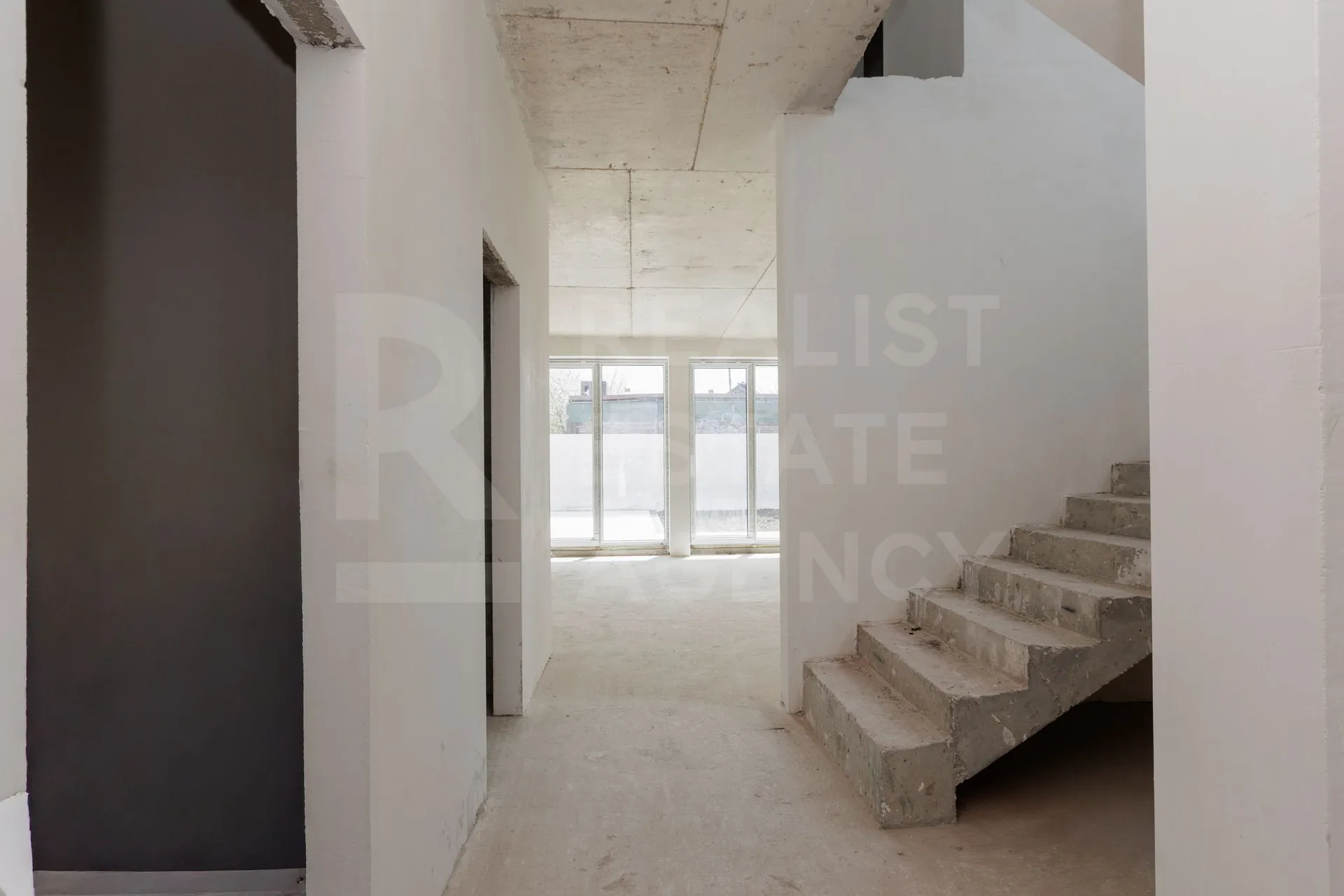 2-etaje casă, 5 camere, 175 m² — Imagine 3