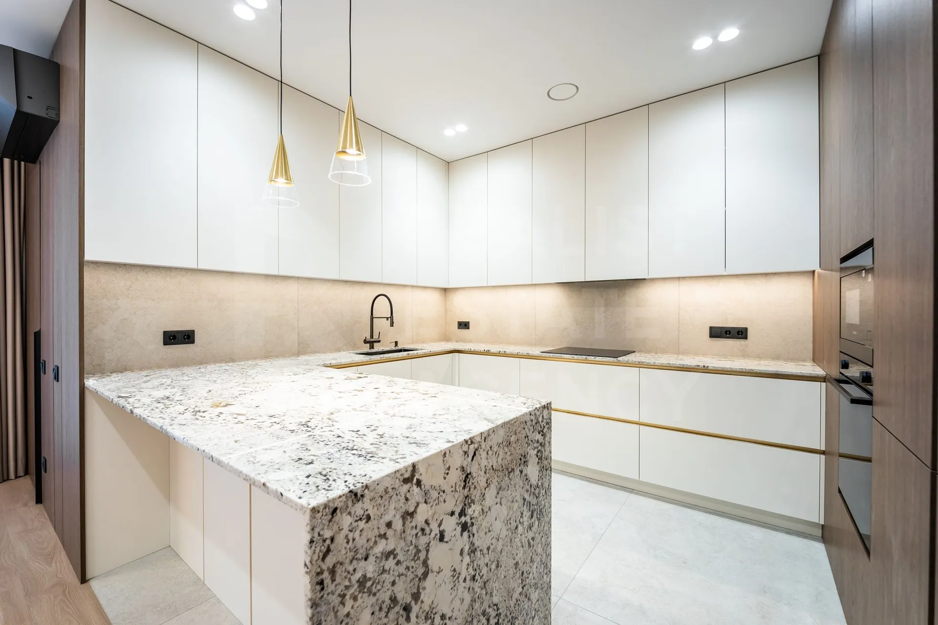 4-комнатная квартира, 150 м² — Изображение 2