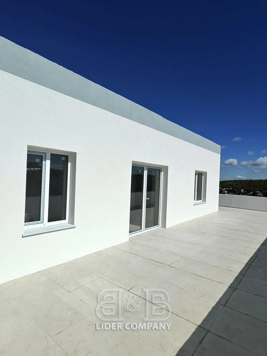 2-etaje casă, 3 camere, 140 m² — Imagine 2