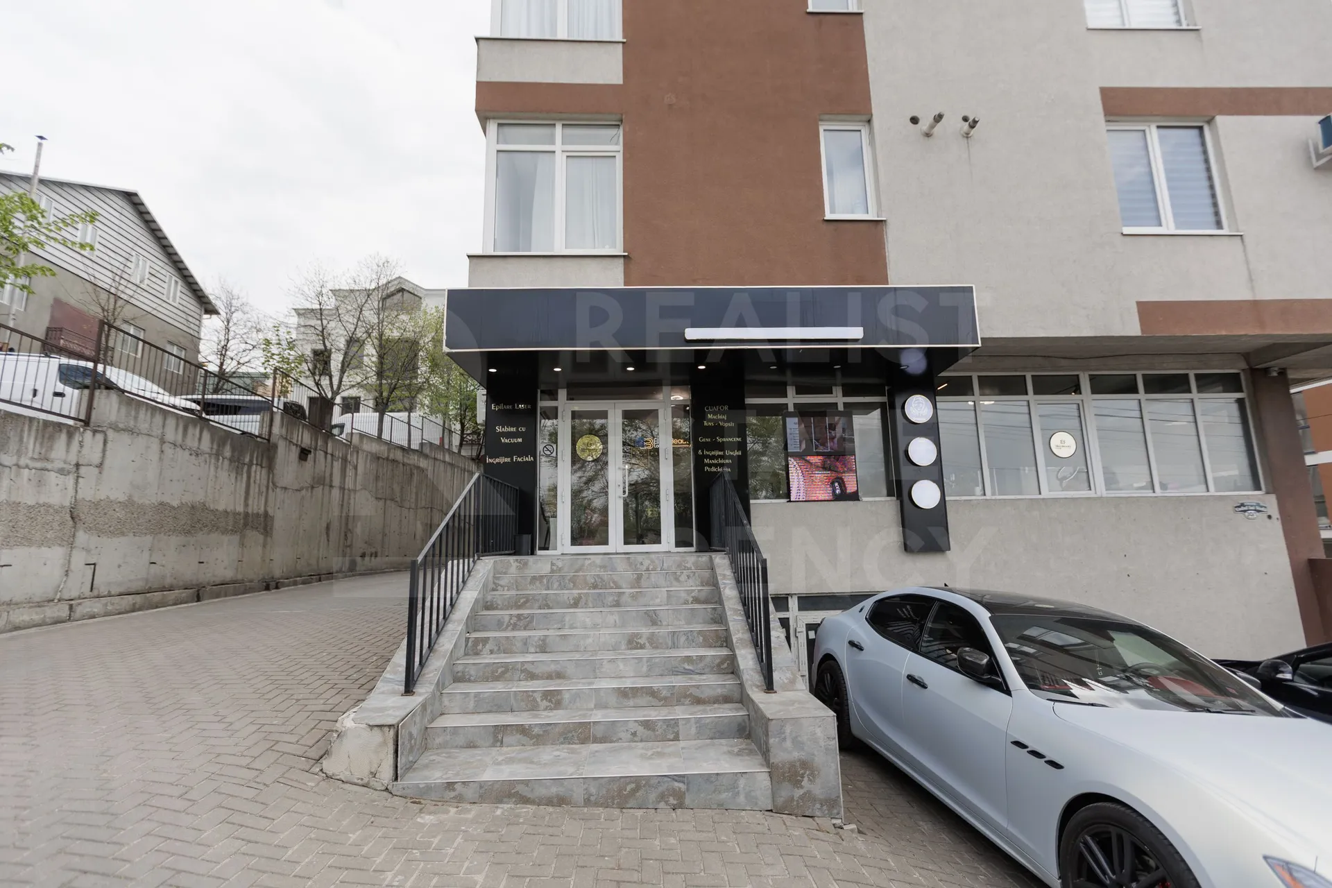 Spațiu comercial, 286 m² — Imagine 1