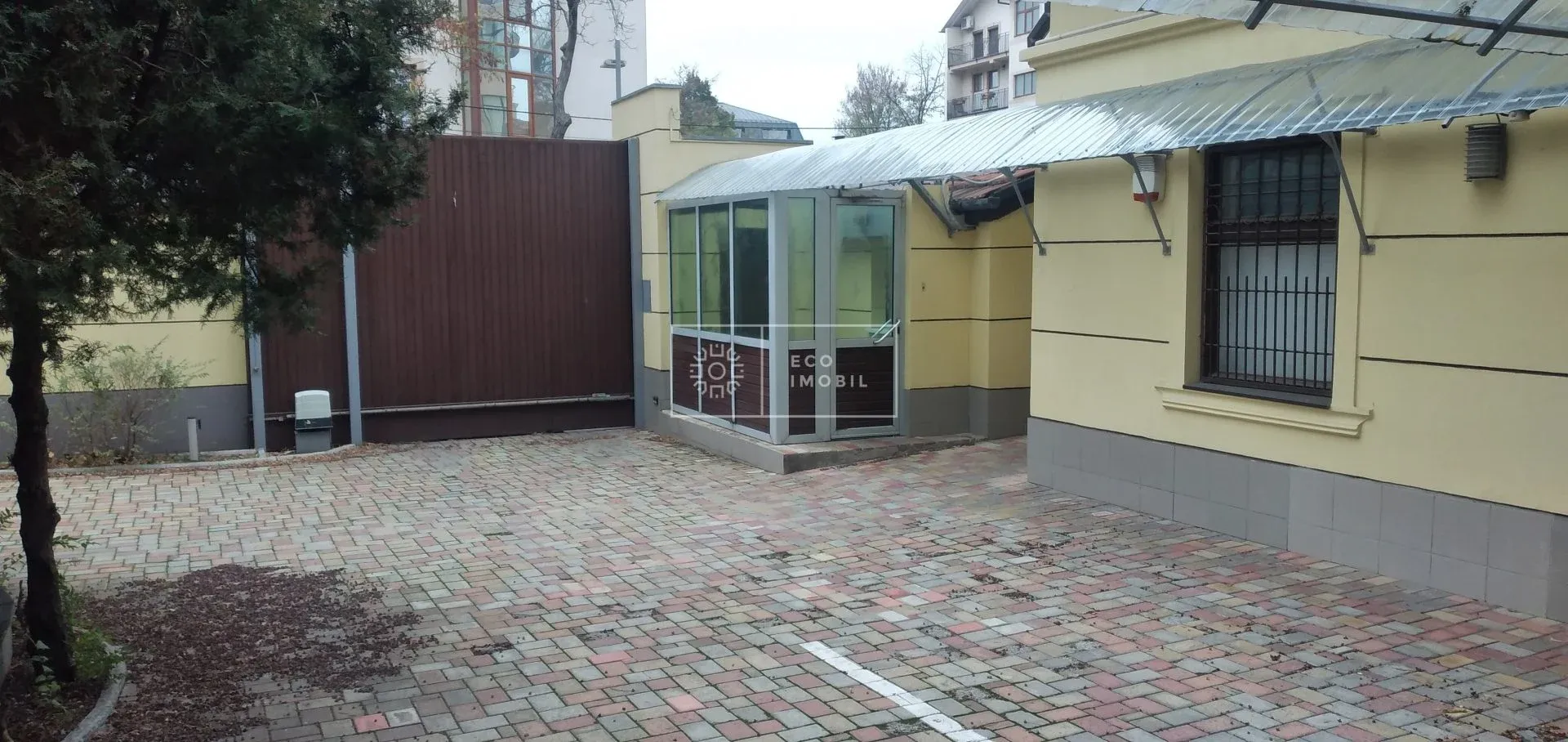 10-camere birou, 300 m² — Imagine 1