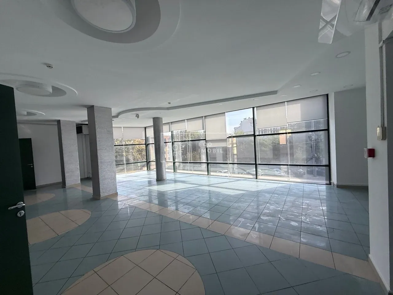 3-camere birou, 140 m² — Imagine 1