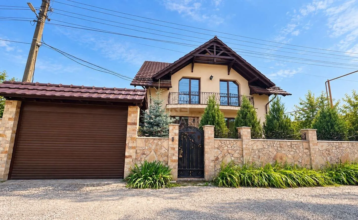 2-floor house, 4 rooms, 210 m² — Image 1