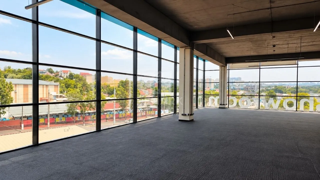 1-camere birou, 305 m² — Imagine 4