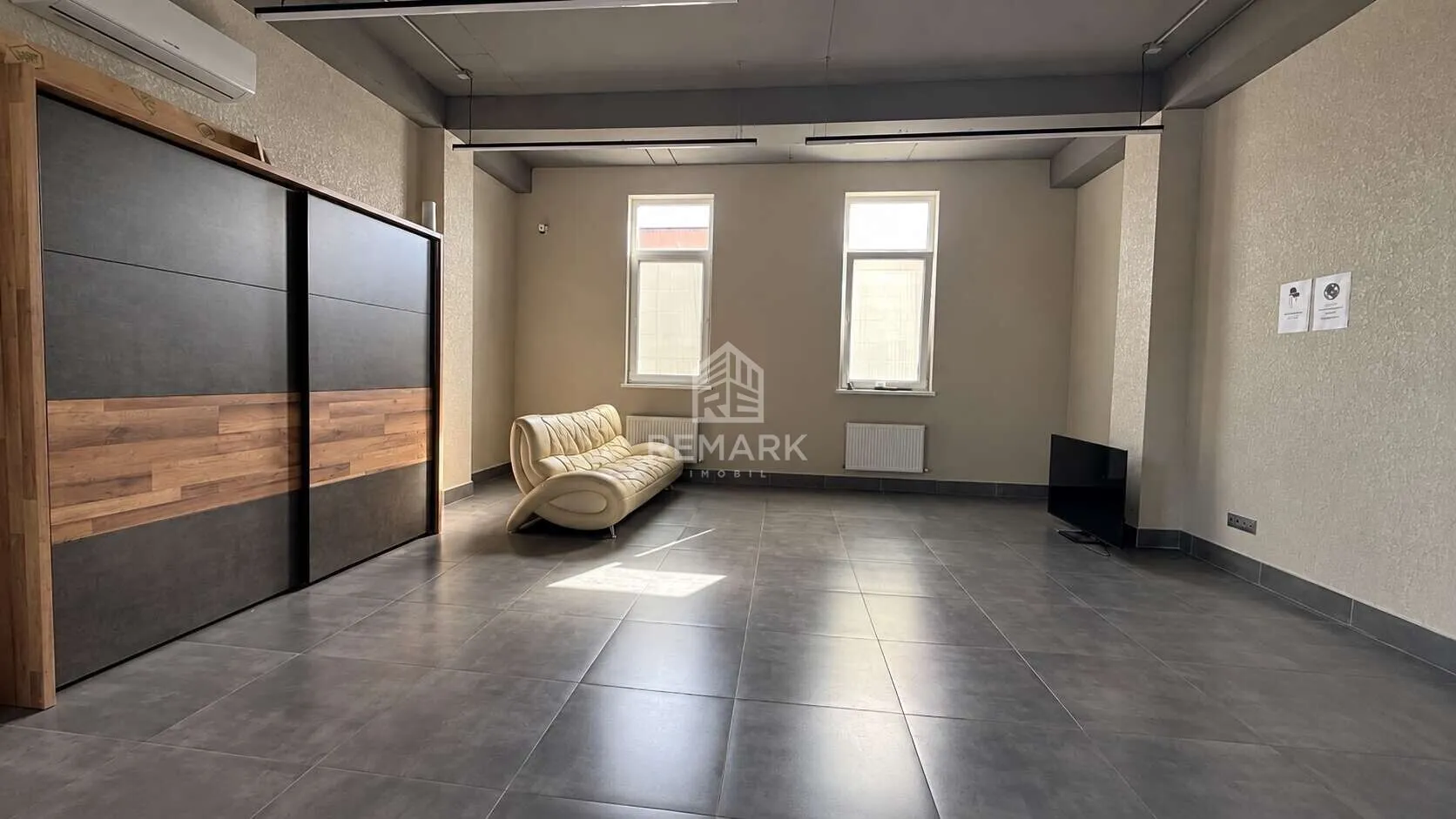 Office, 580 m² — Image 2