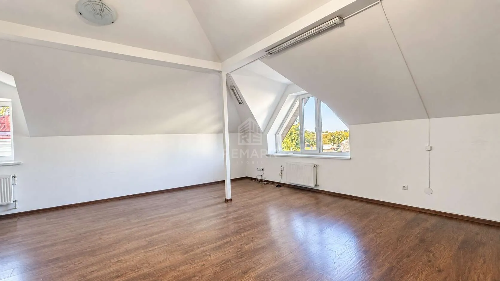 2-camere birou, 70 m² — Imagine 1
