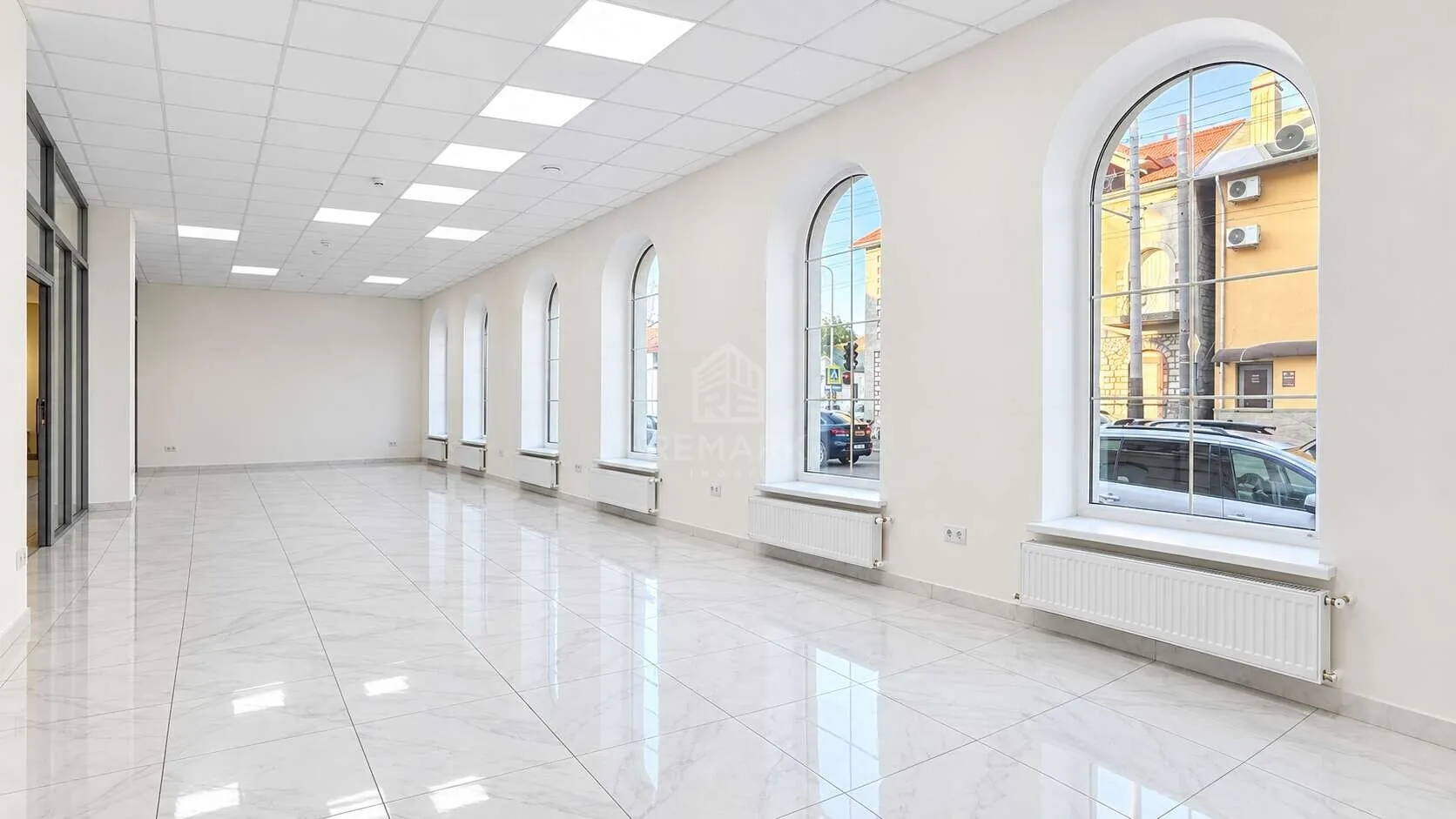 Spațiu comercial, 575 m² — Imagine 1