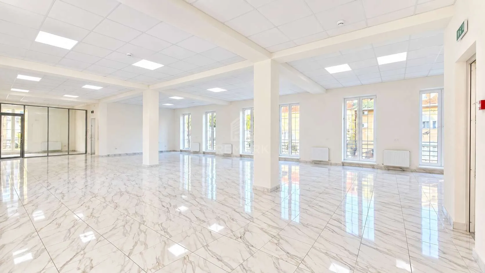 Spațiu comercial, 575 m² — Imagine 2
