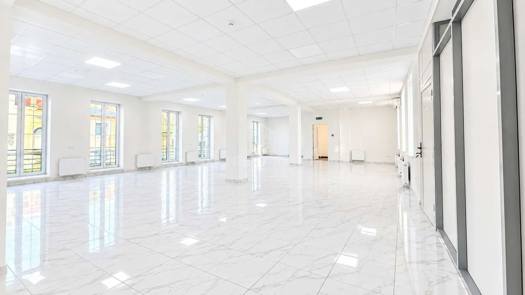 Spațiu comercial, 575 m² — Imagine 4