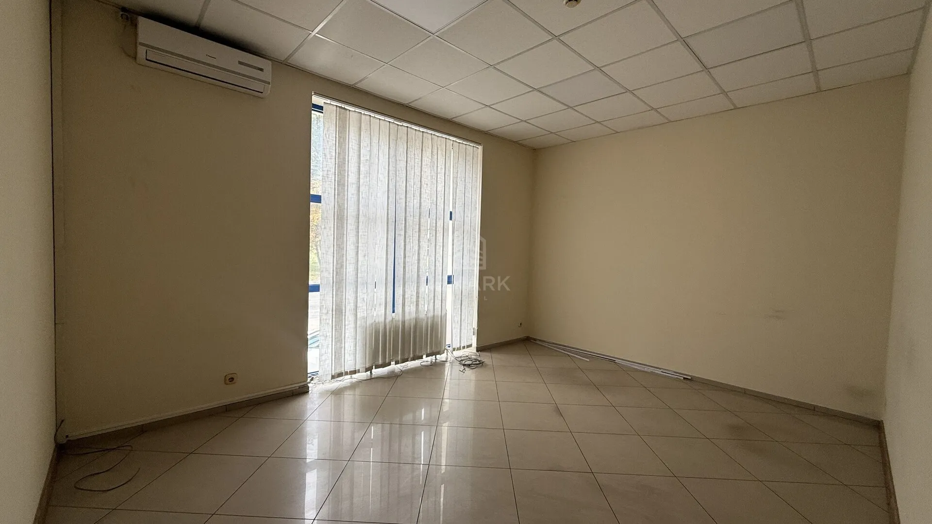 Spațiu comercial, 153 m² — Imagine 1