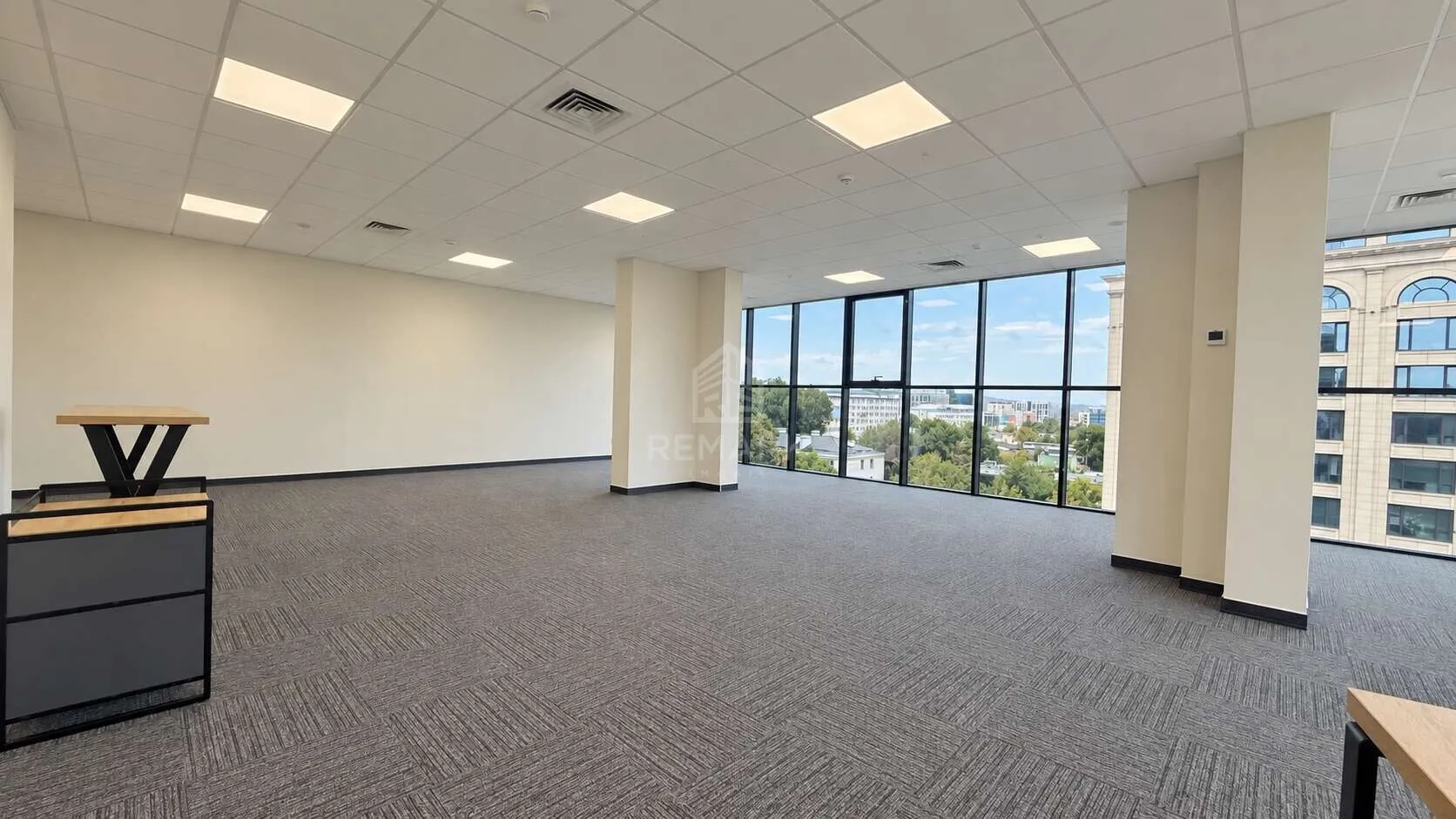 Commercial space, 97 m² — Image 3