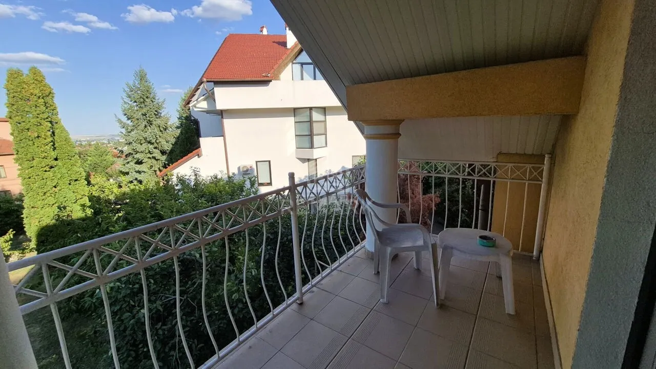 2-etaje casă, 4 camere, 180 m² — Imagine 2