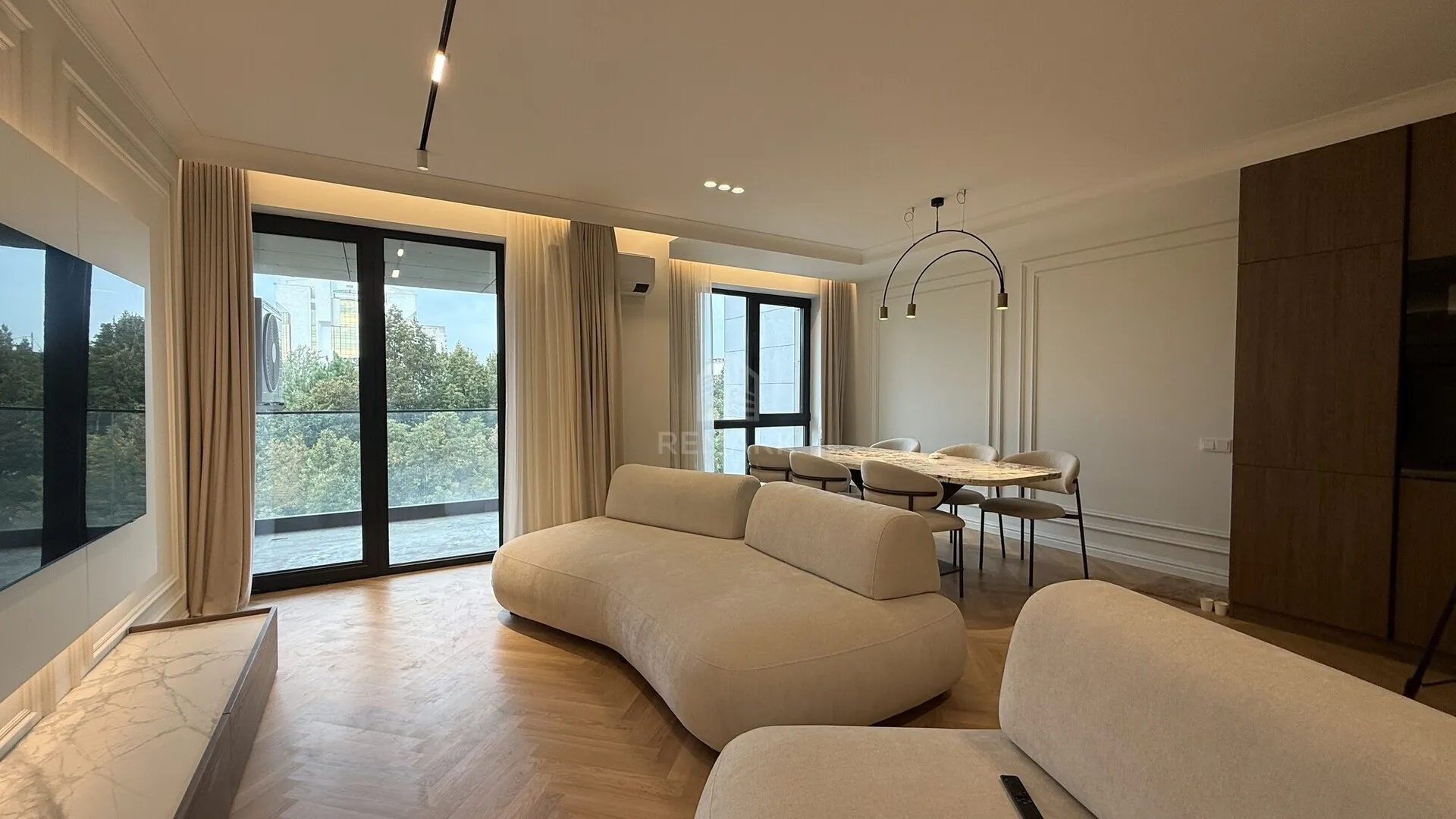 4-комнатная квартира, 140 м² — Изображение 1