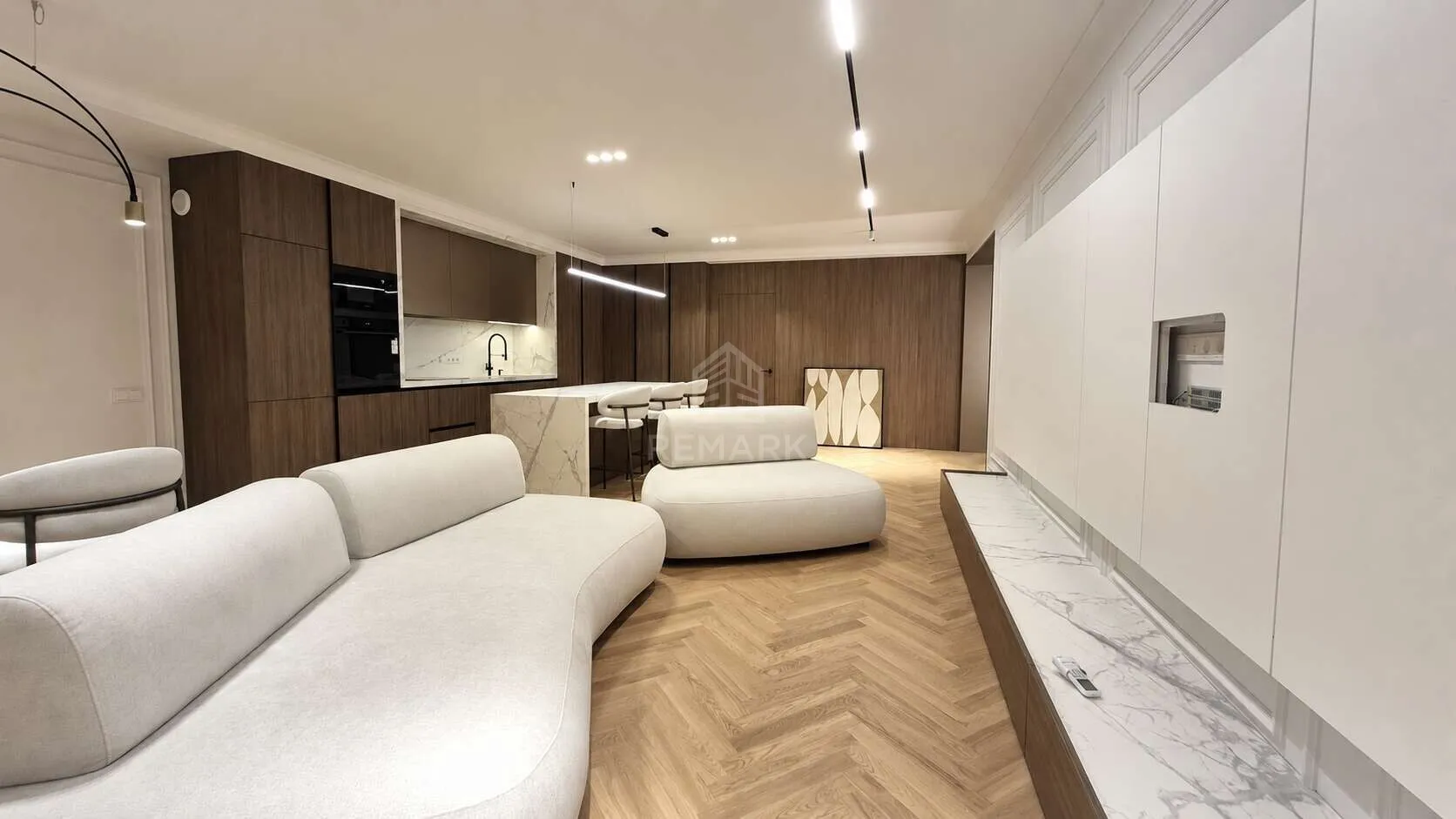 4-bedroom apartment, 140 m² — Image 3