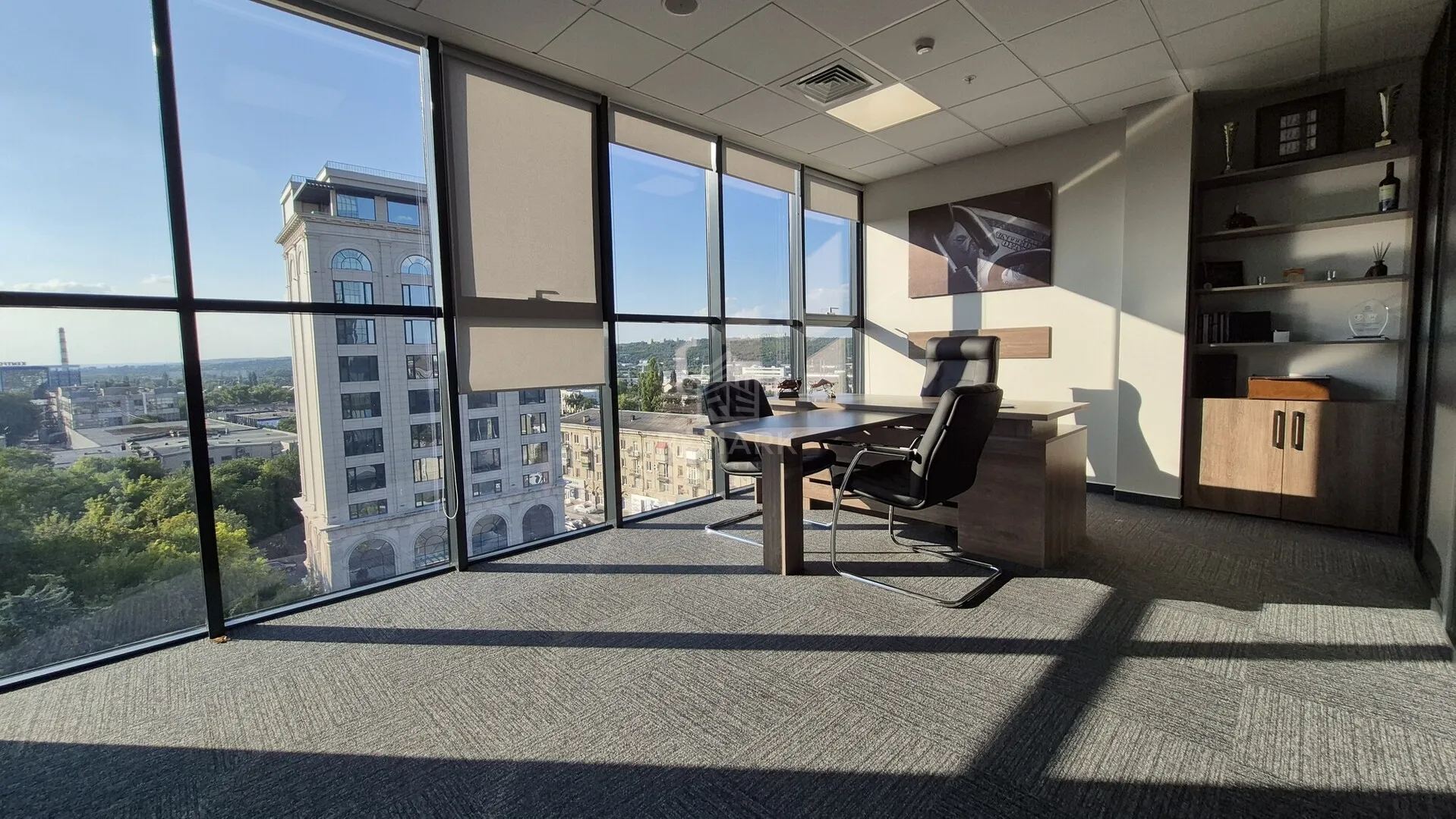 Birou, 190 m² — Imagine 1