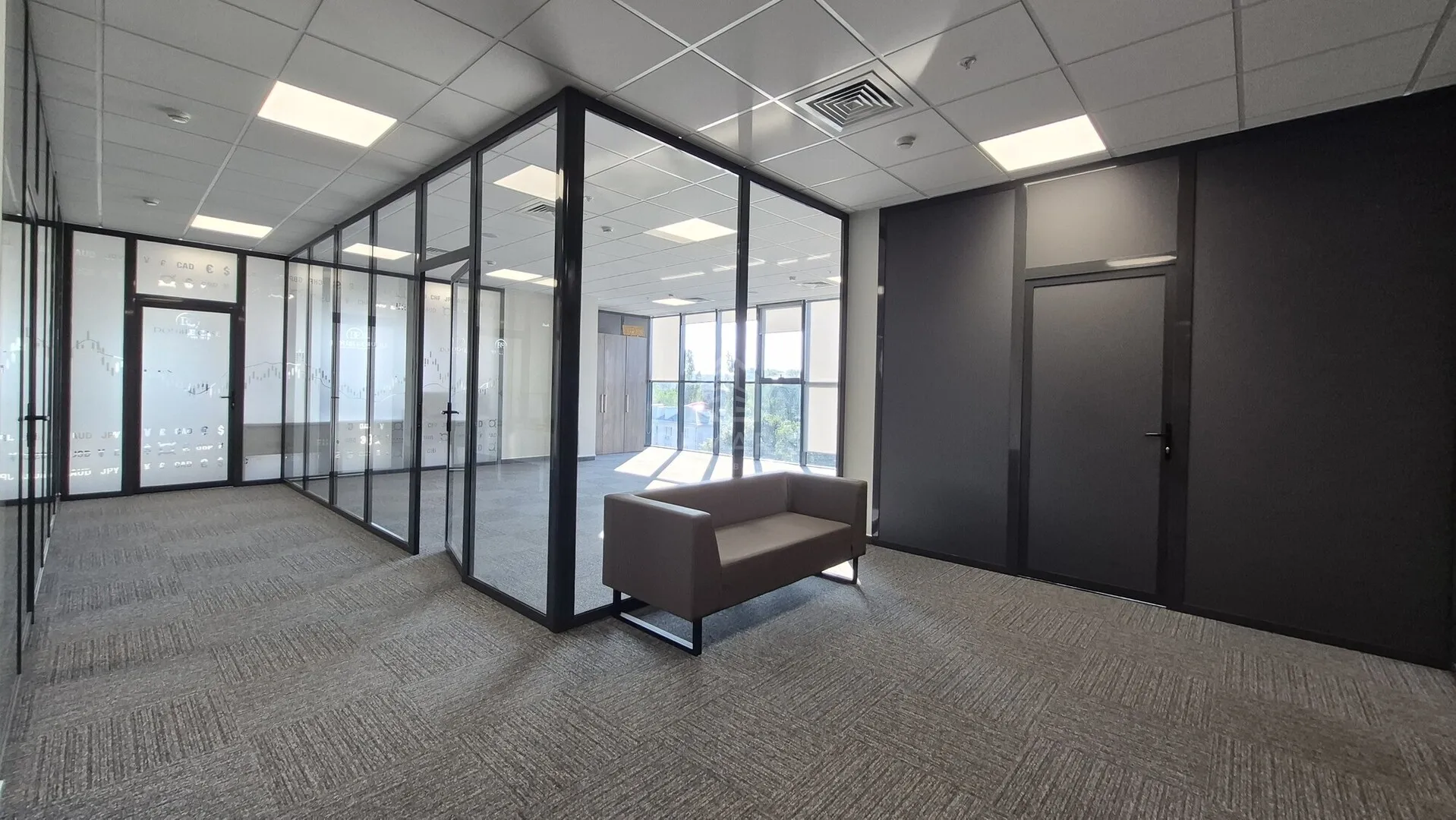 1-camere birou, 190 m² — Imagine 1