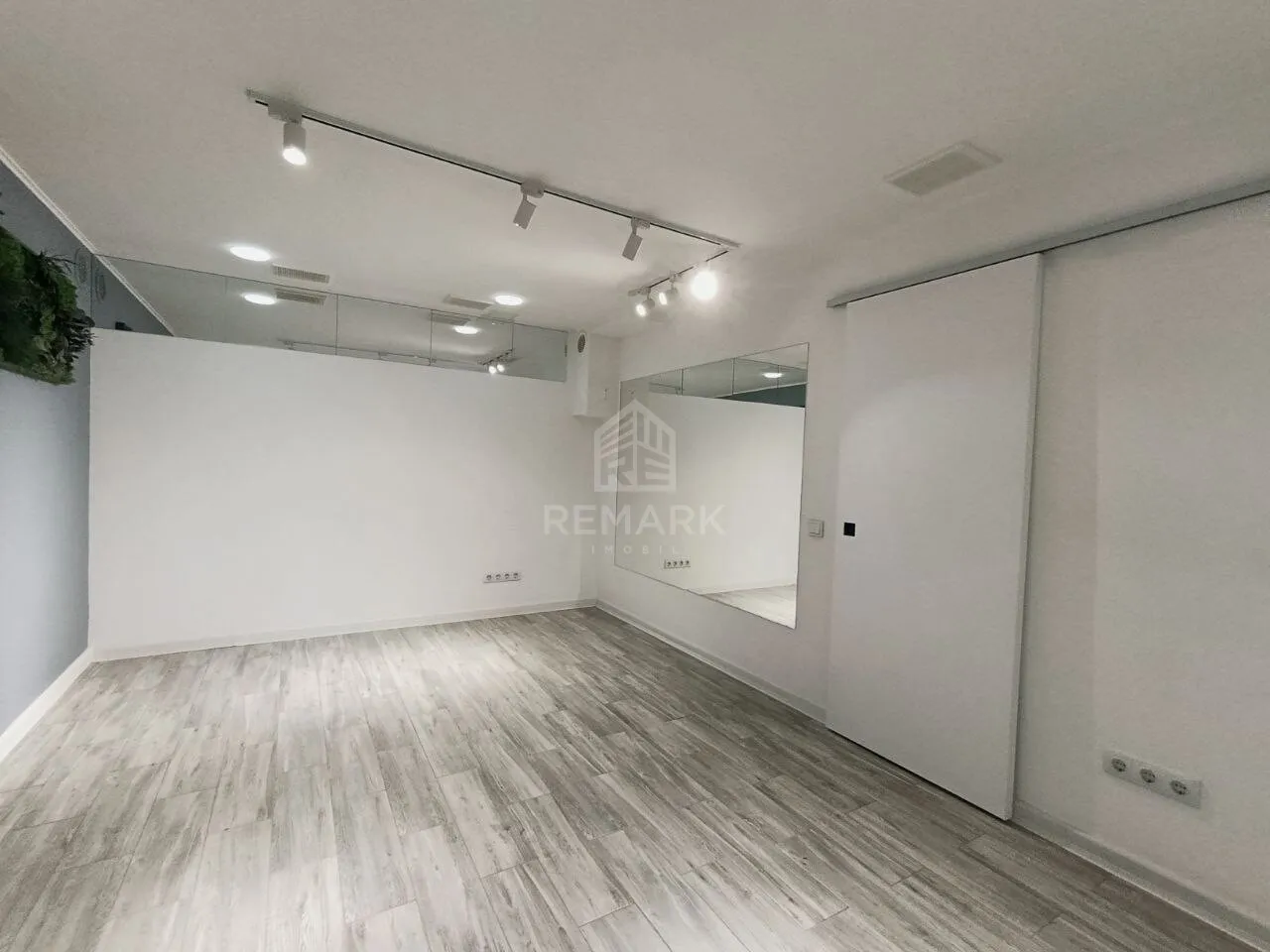 Spațiu comercial, 106 m² — Imagine 1