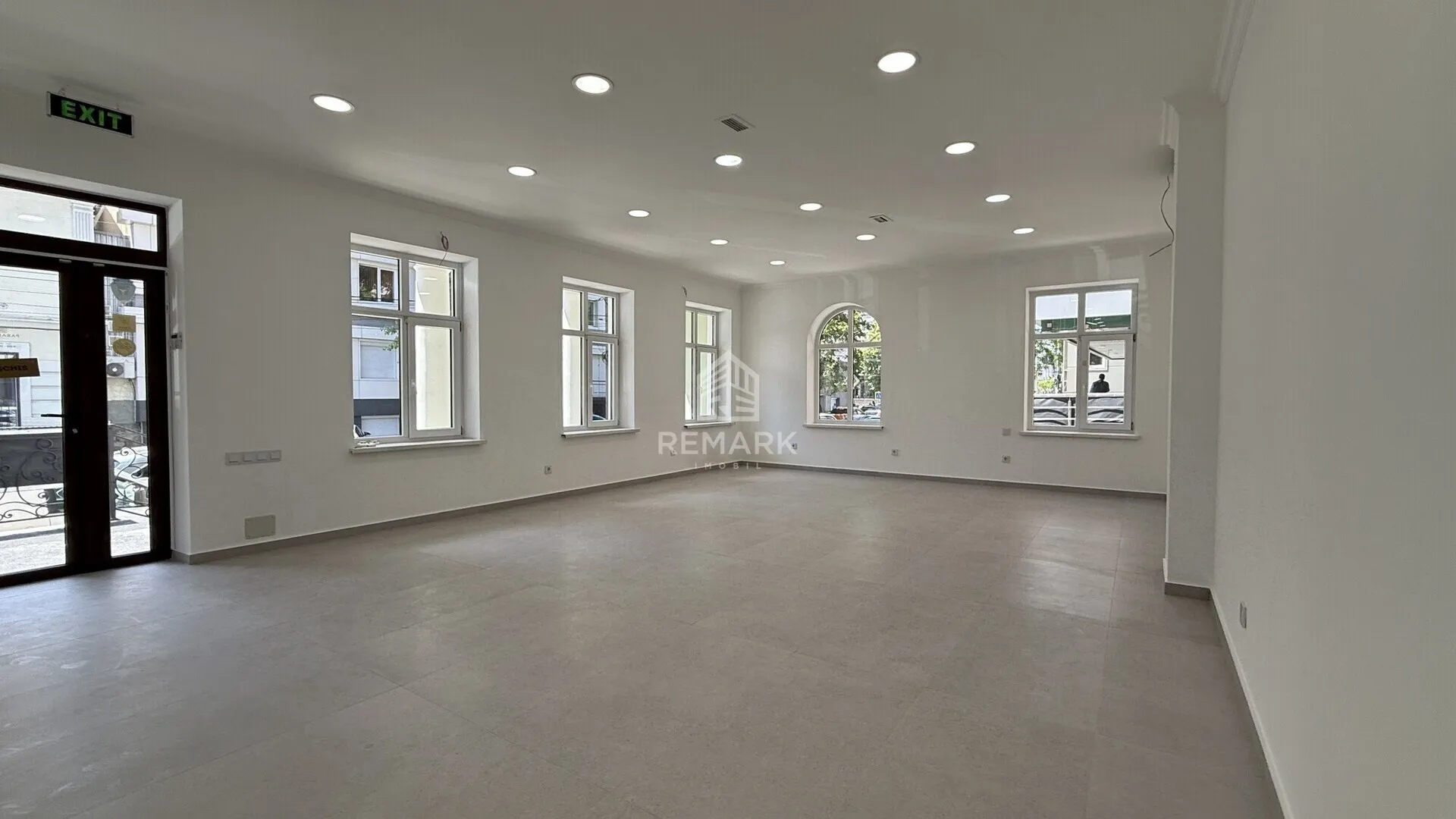 Commercial space, 164 m² — Image 1