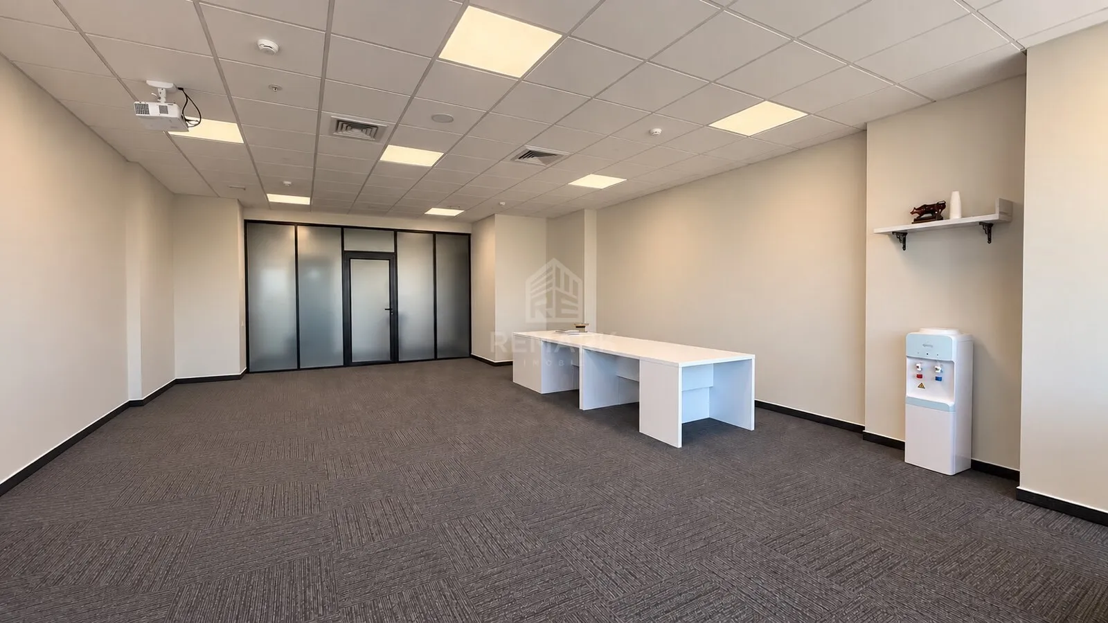 1-bedroom office, 65 m² — Image 1