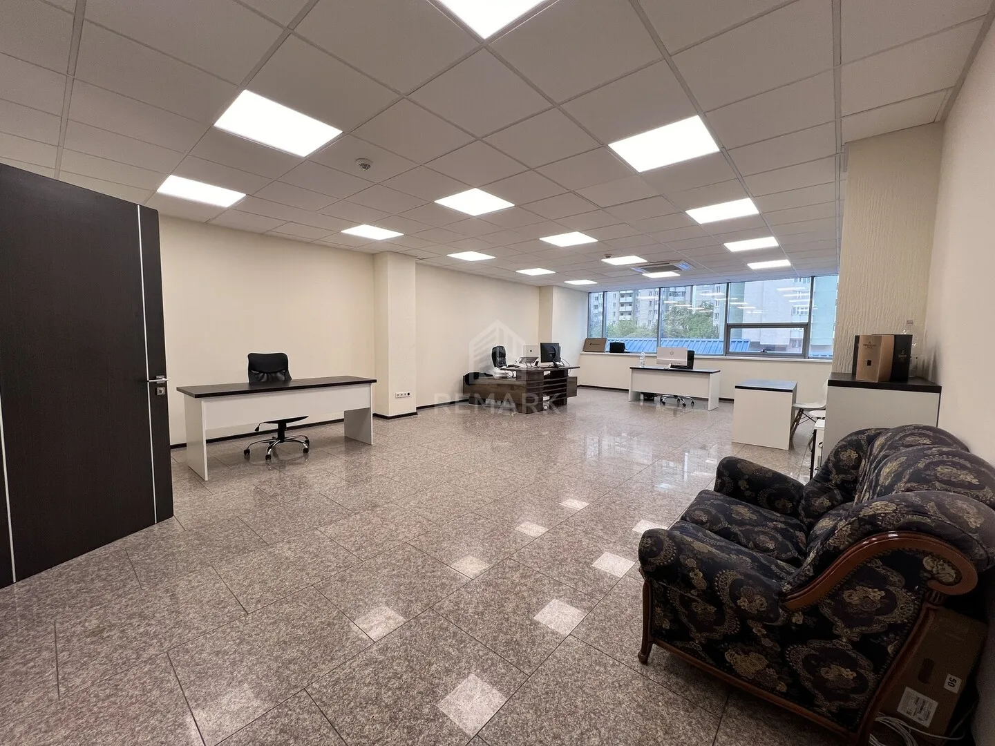 1-camere birou, 70 m² — Imagine 1