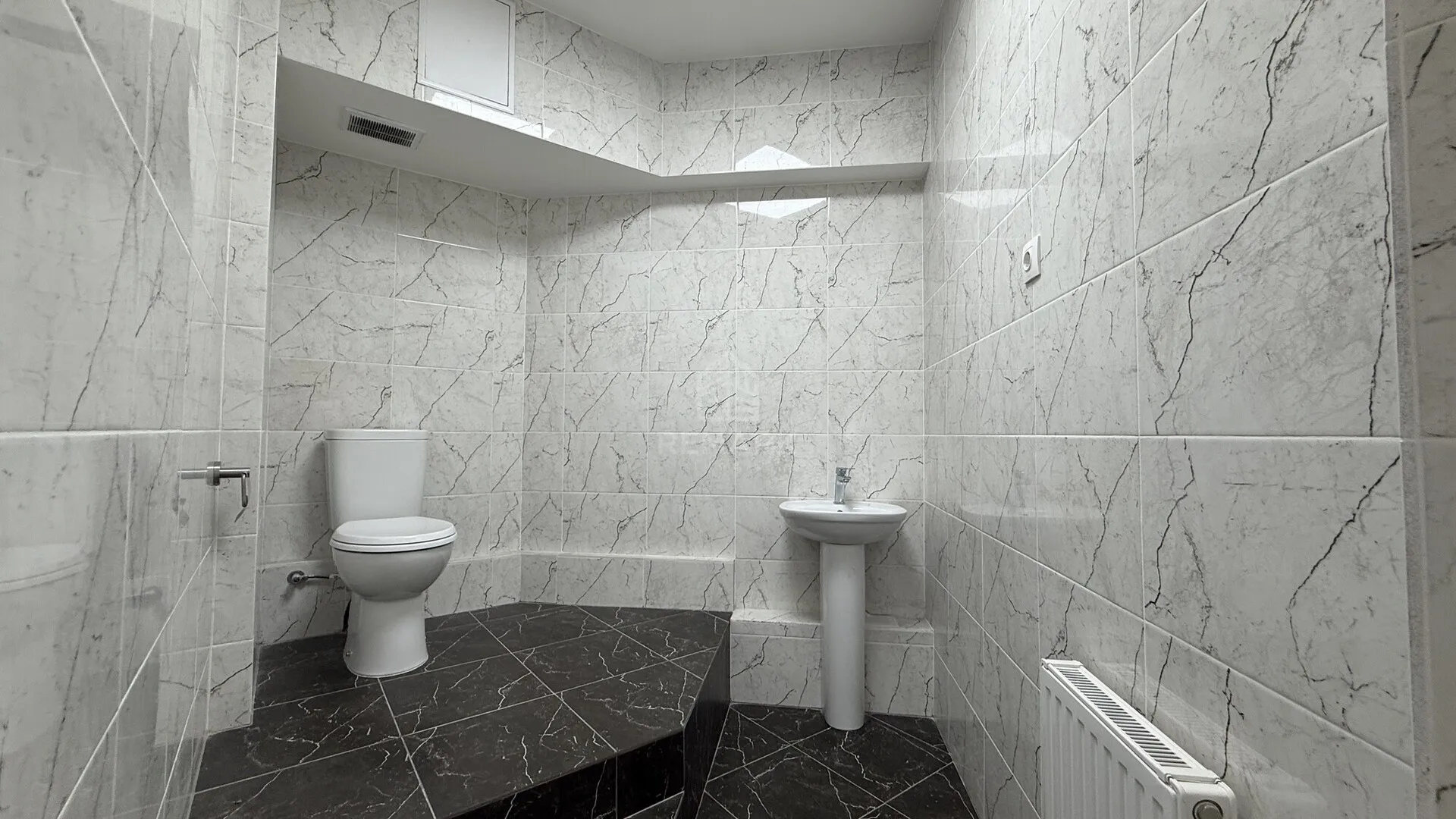 1-комнатный офис, 180 м² — Изображение 2