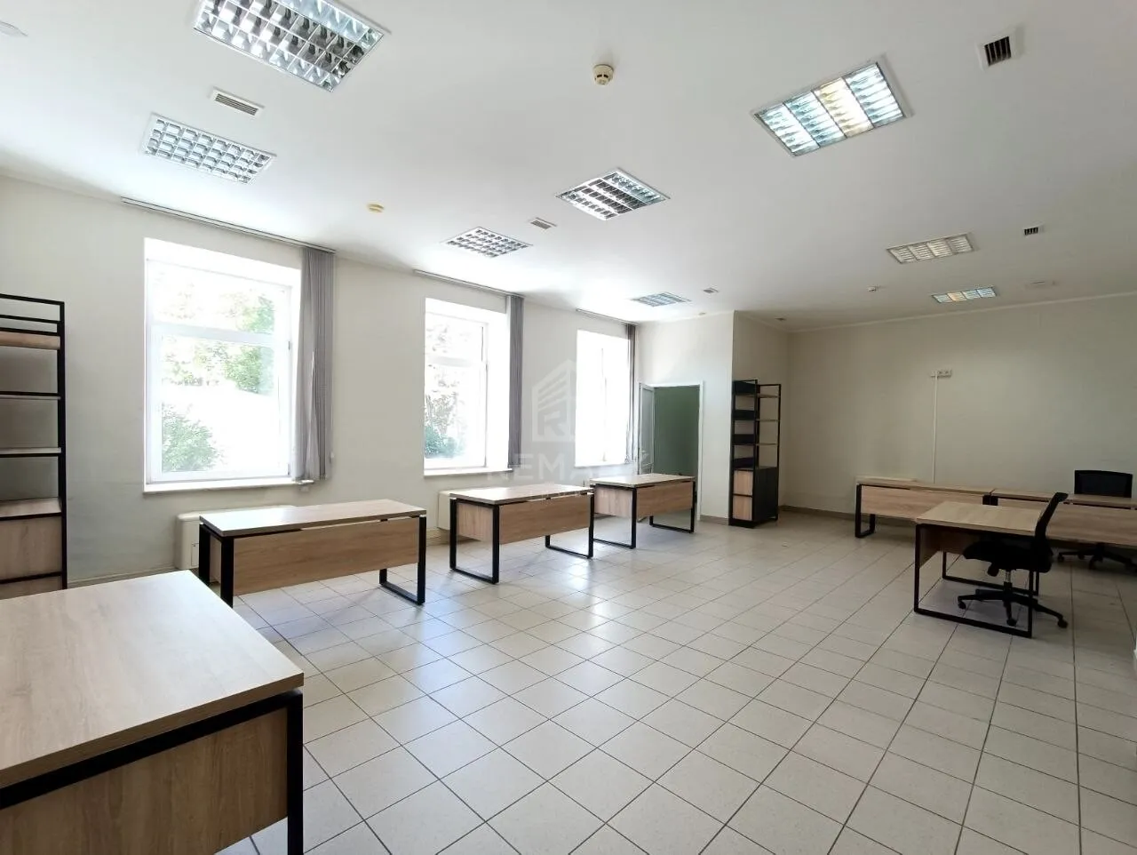 1-camere birou, 500 m² — Imagine 1