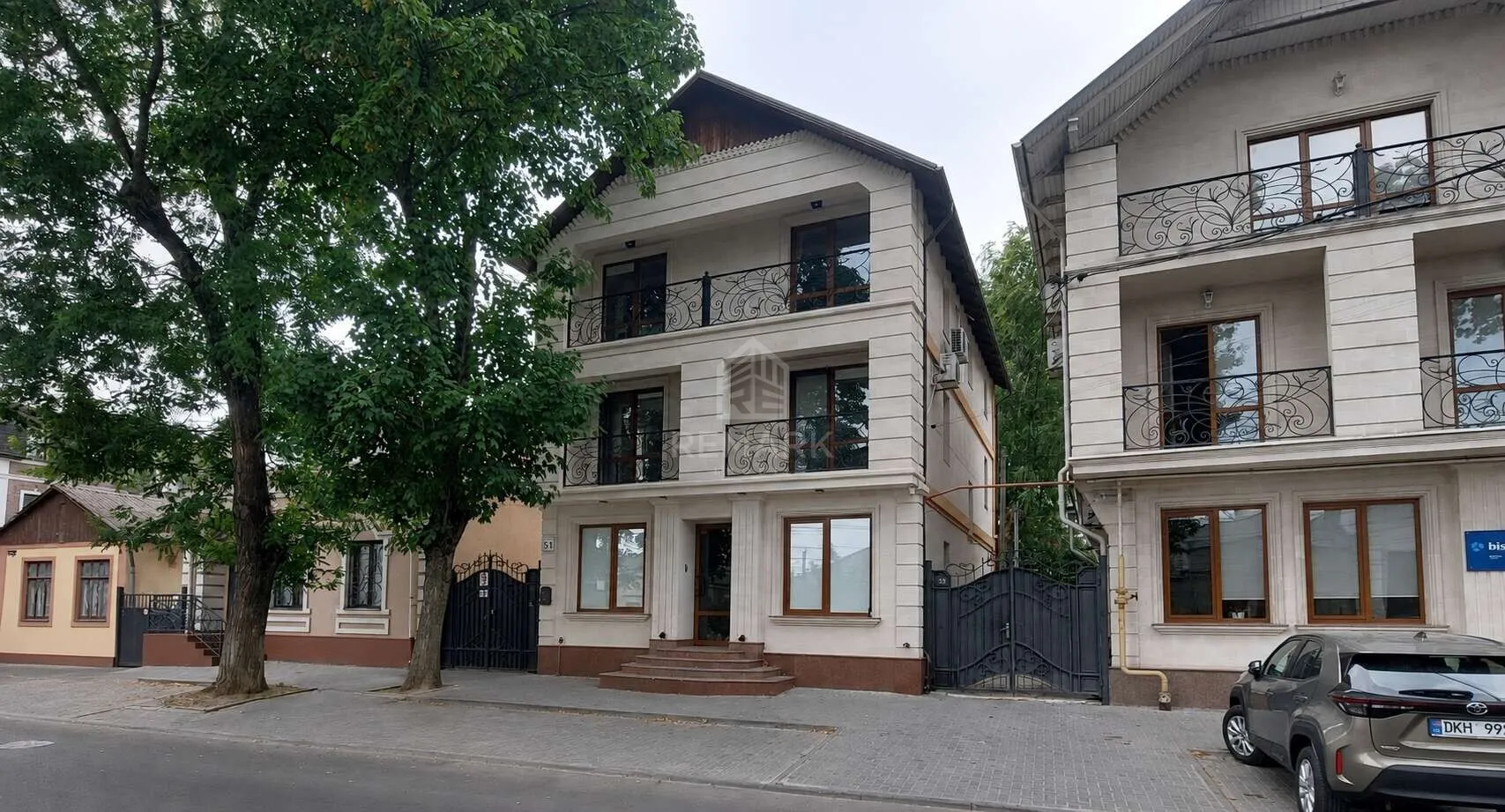 Birou, 270 m² — Imagine 1