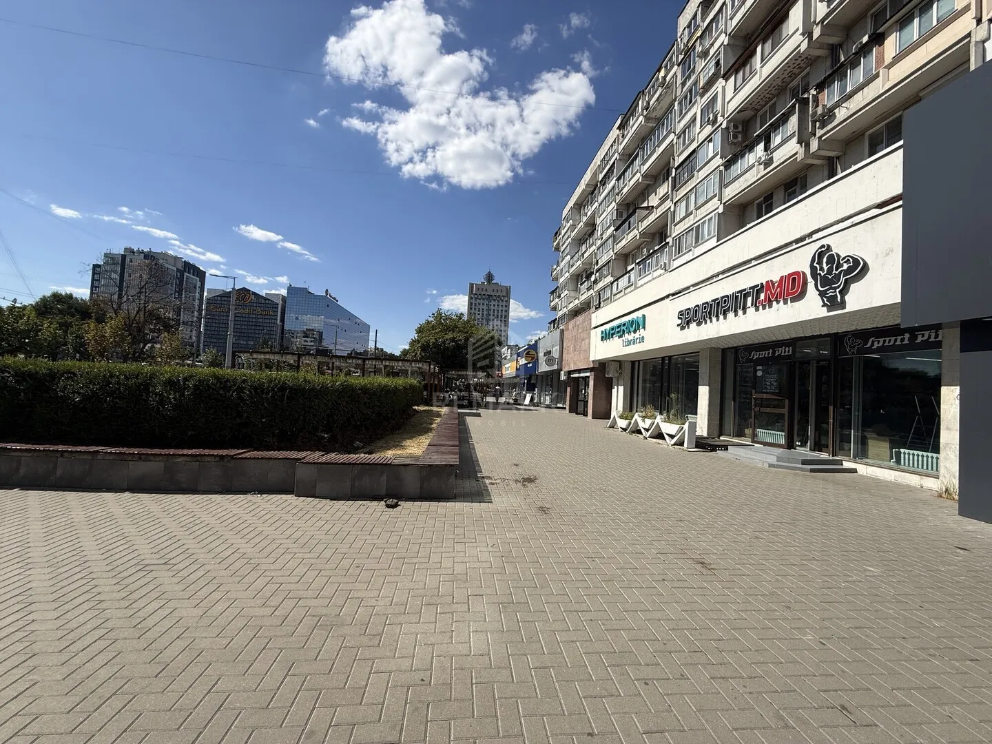 Spațiu comercial, 400 m² — Imagine 2