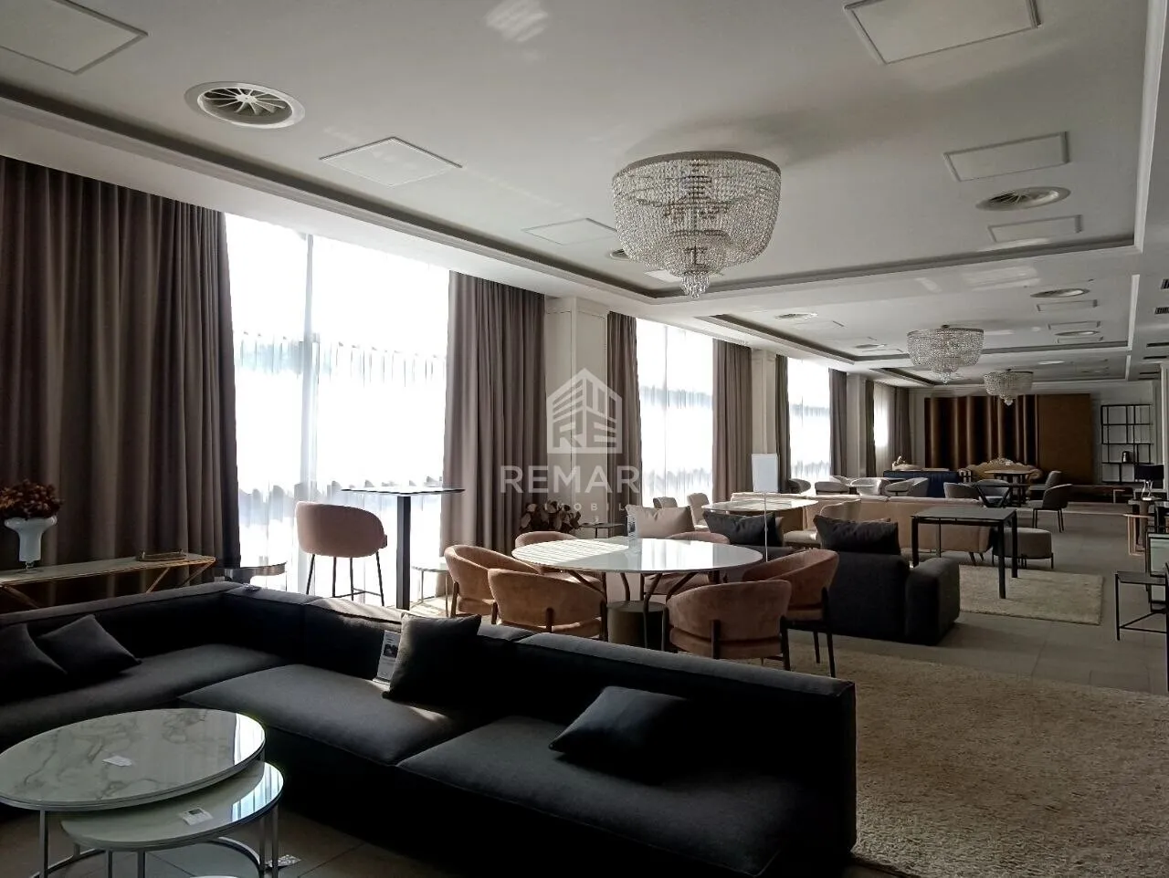 Коммерческое помещение, 2 375 м² — Изображение 2