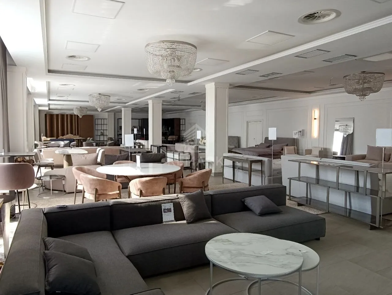 Spațiu comercial, 2 375 m² — Imagine 3