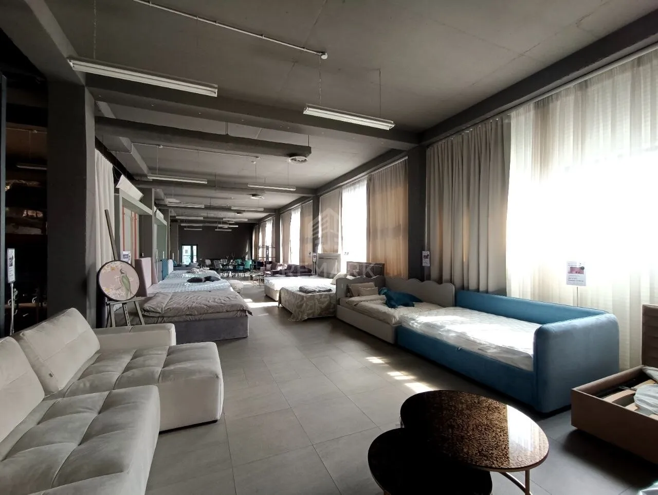 Spațiu comercial, 2 375 m² — Imagine 4